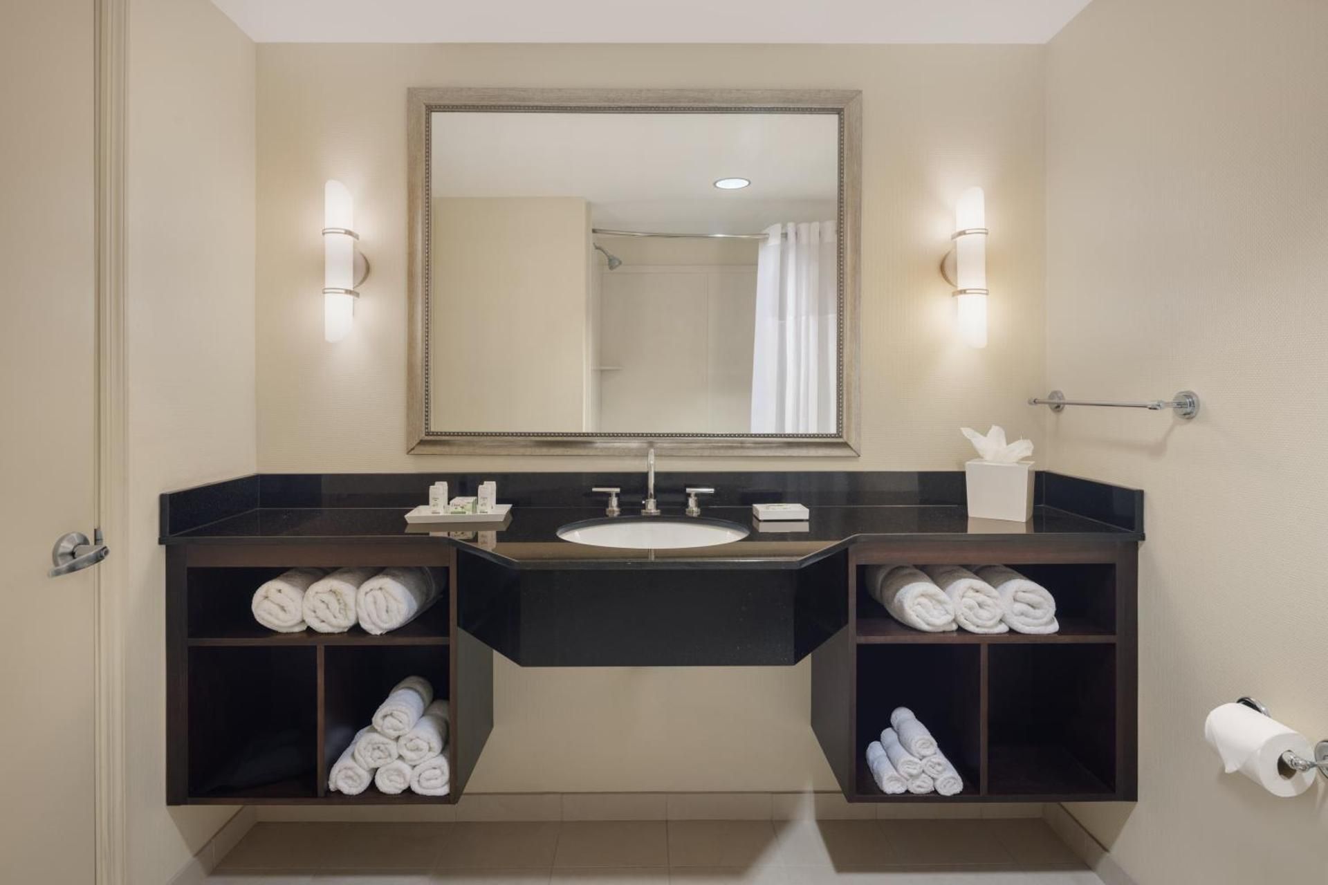 Club Level One-Bedroom Suite with Two Queen Beds City View - (No Resort Fee)