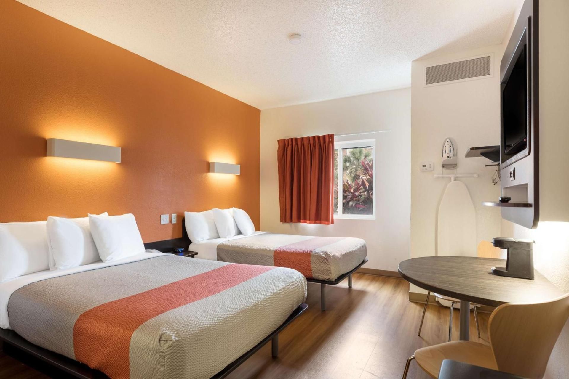 Quadruple Room - Disability Access - Roll in Shower