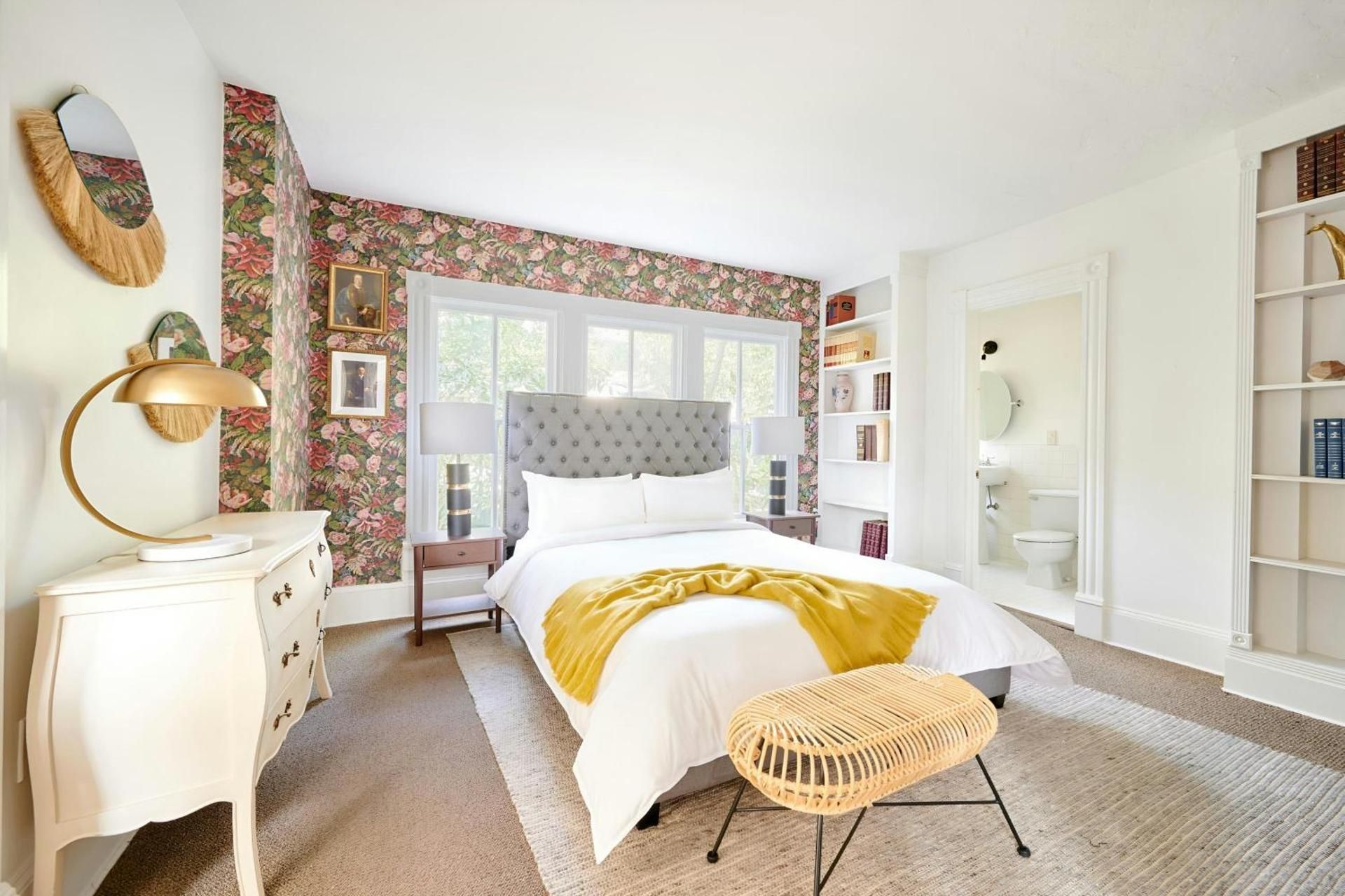 Suite, 1 Queen, Sofa bed