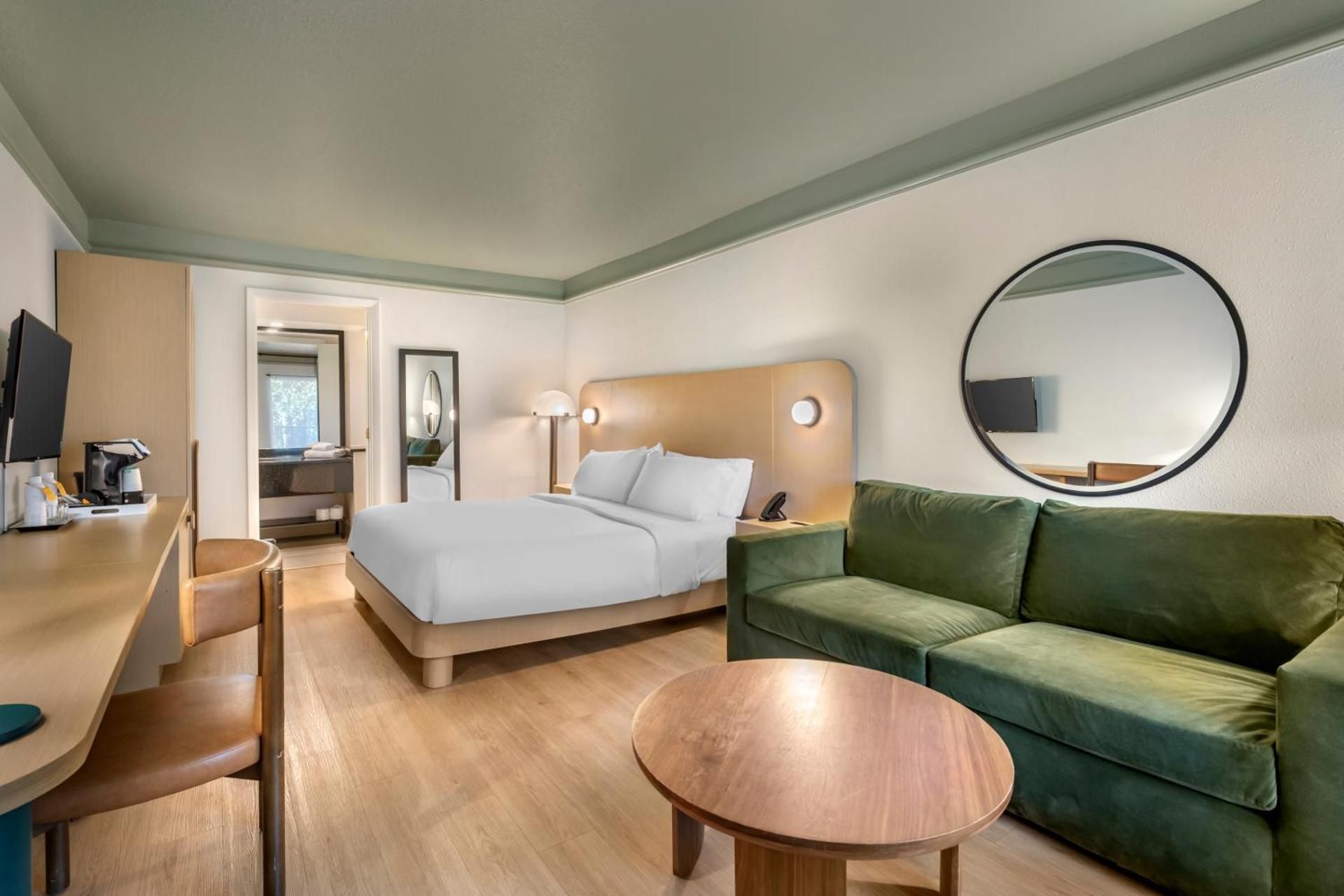 Standard king Room