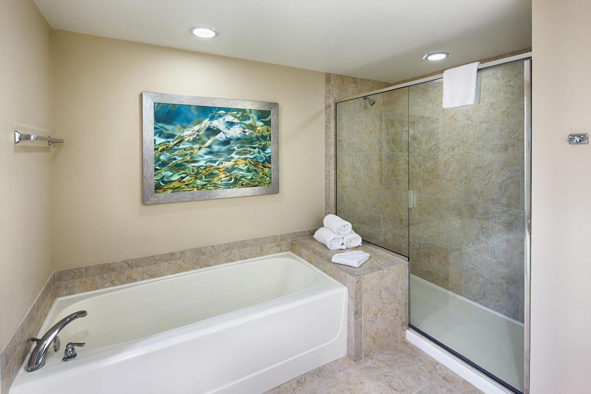 Deluxe King One Bedroom Suite, Pool View