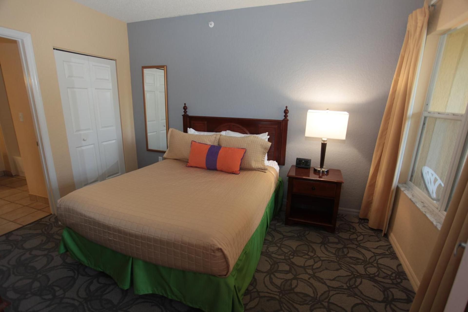 Queen One Bedroom Suite, Nature View