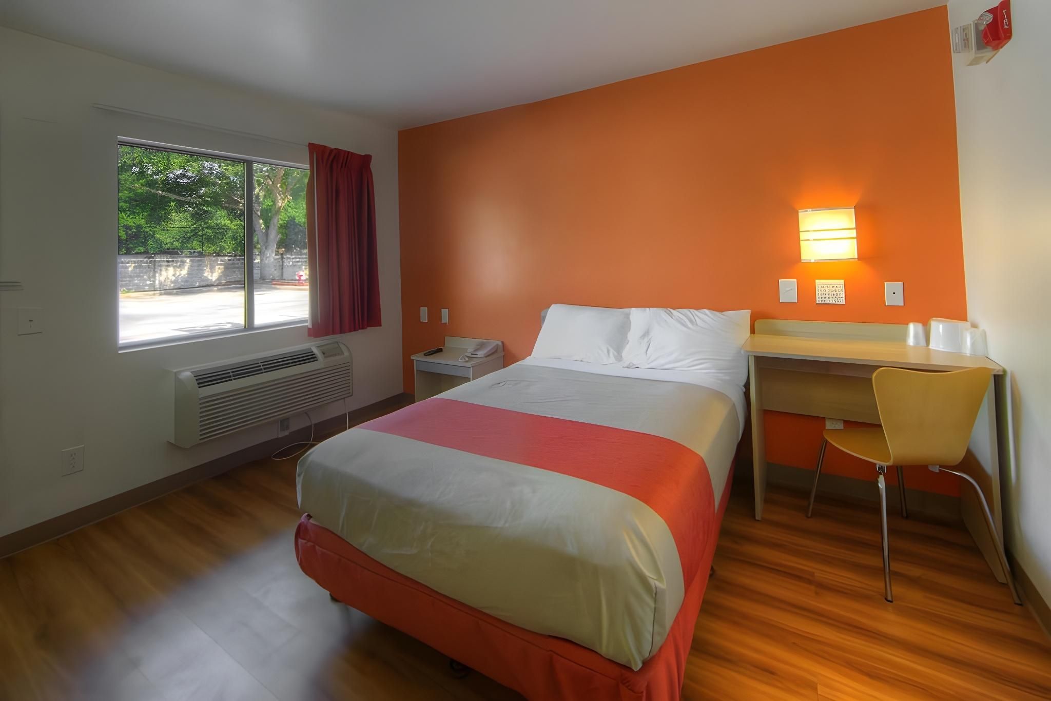 Double Room - Disability Access - Roll In Shower