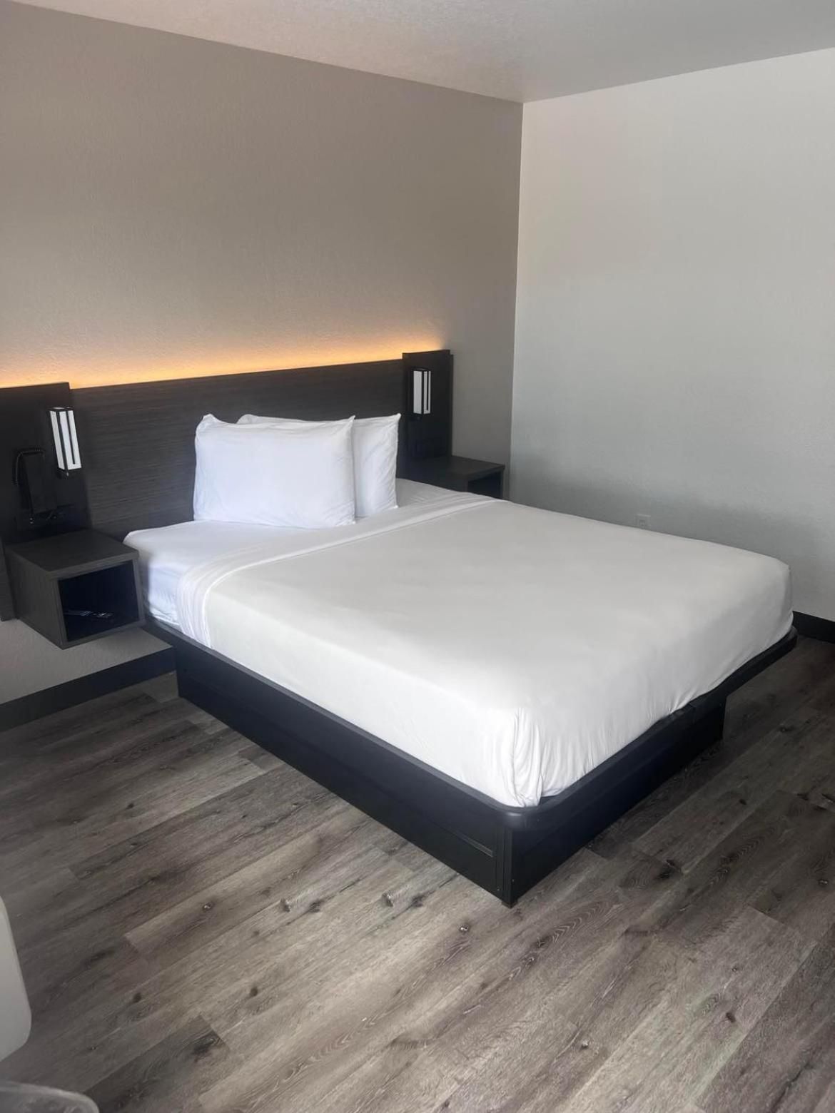 Double Room - Disability Access - Roll In Shower