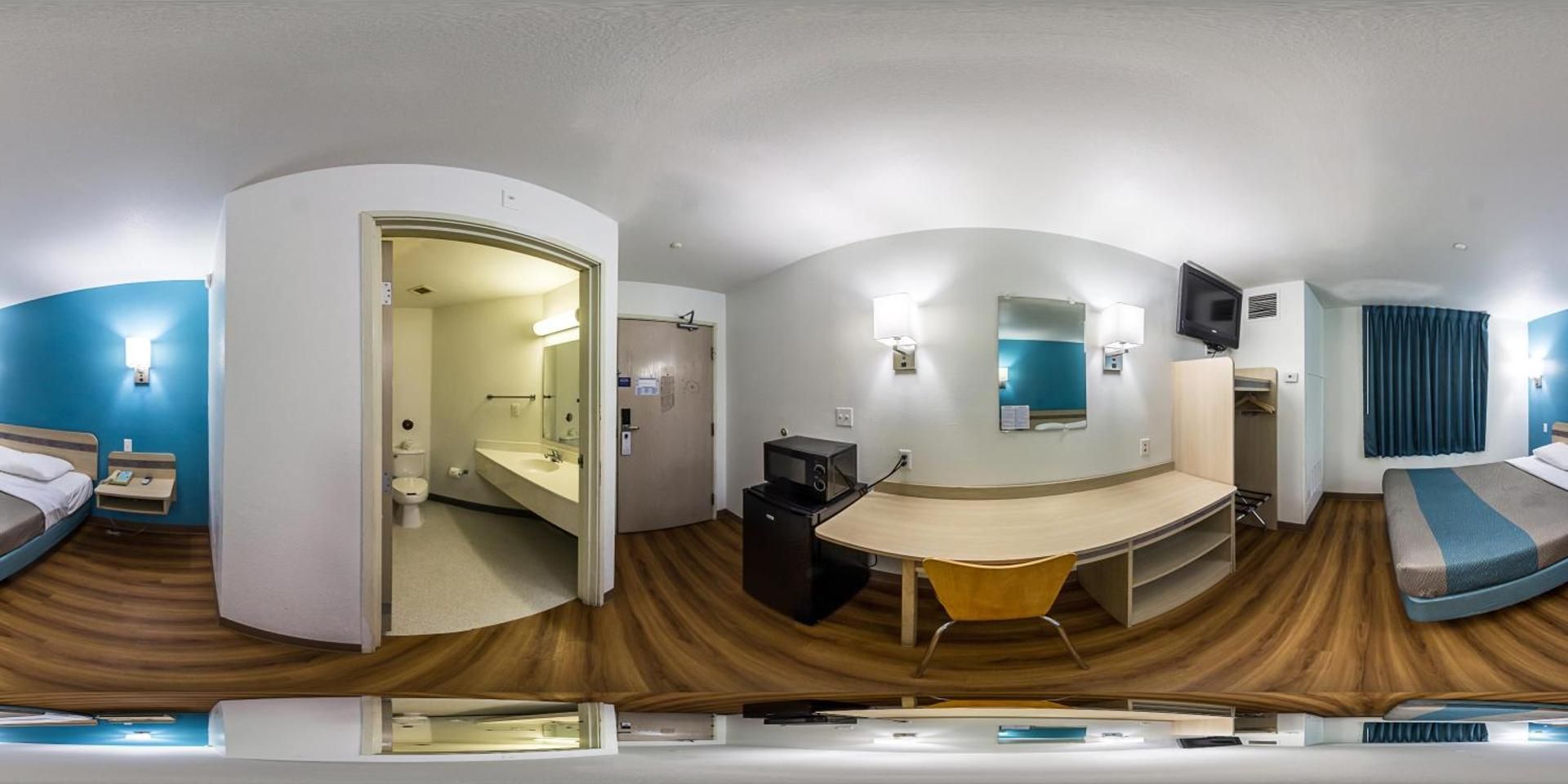 Motel 6 Roswell, NM Queen Room - Disability Access - Smoking 2