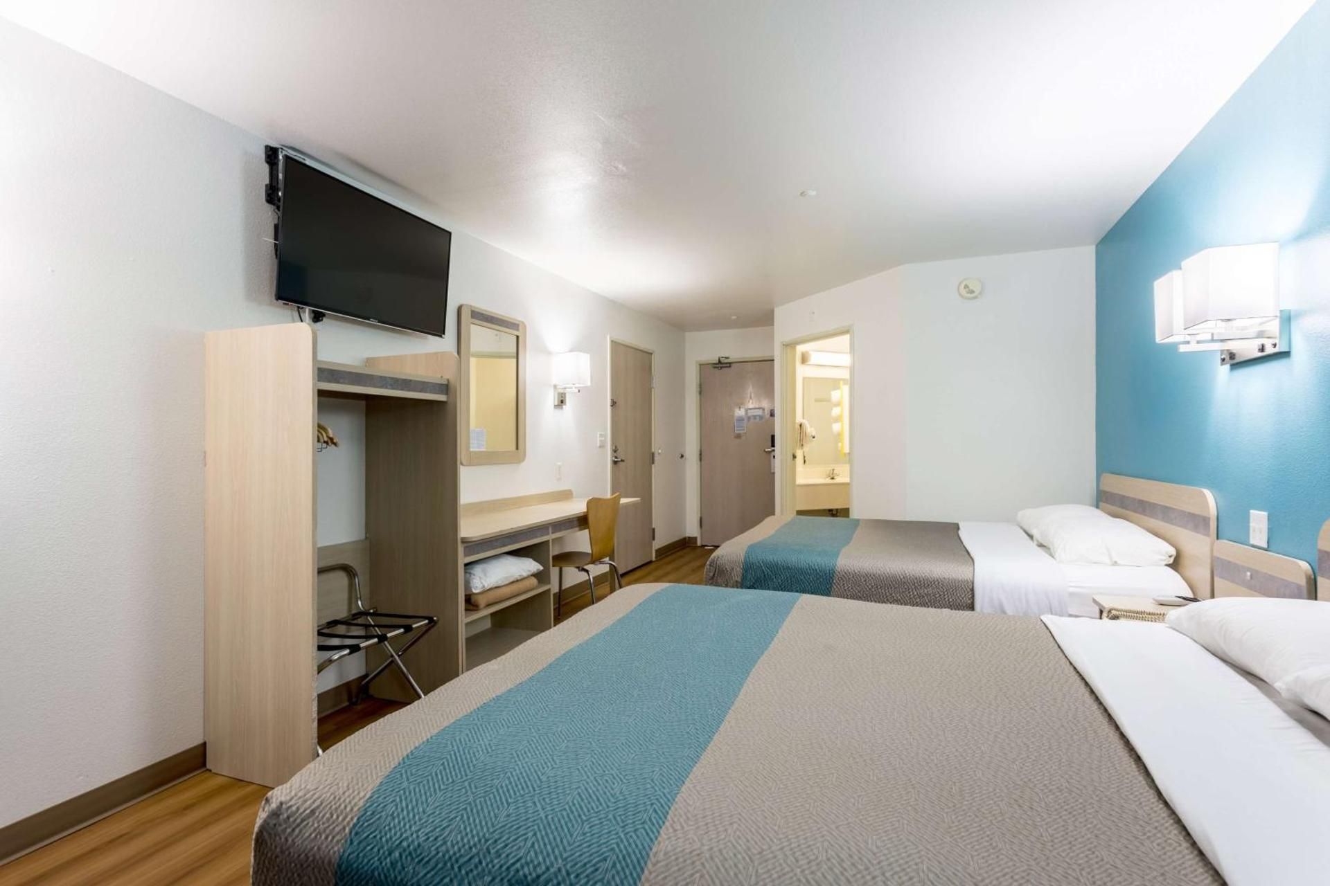 2 Queen Beds | Non-Smoking