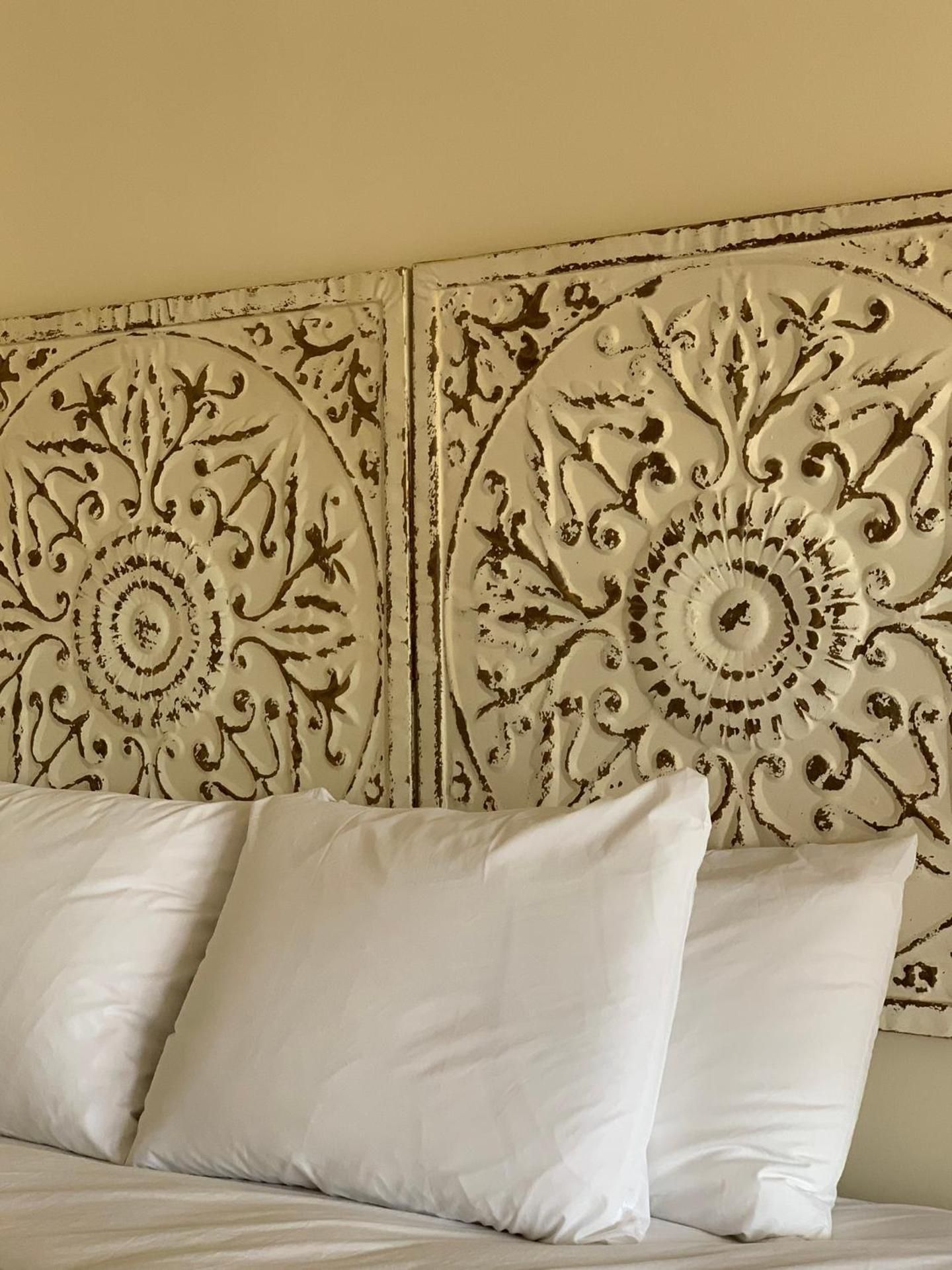 Cottage King Room