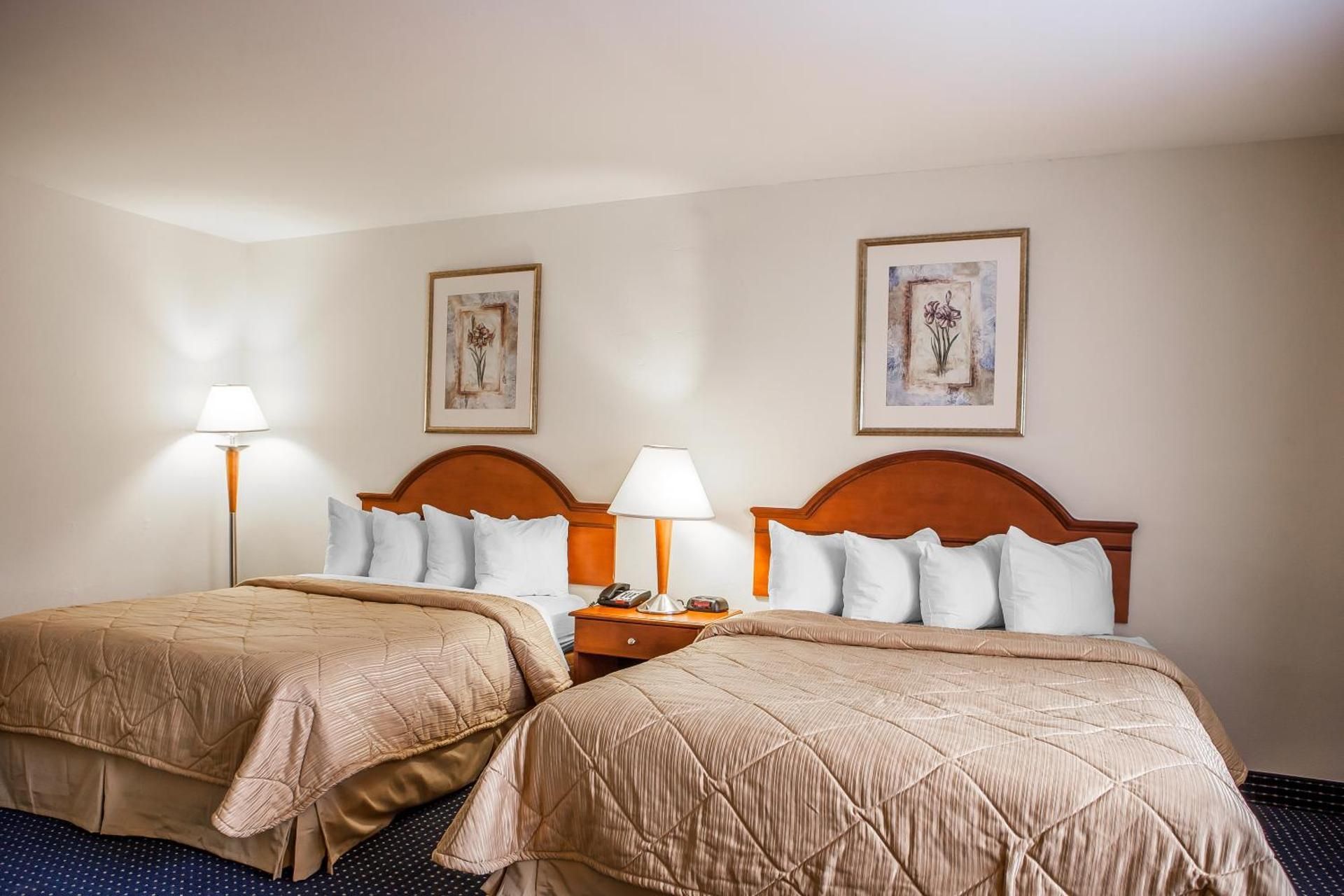 Queen Room with Two Queen Beds - Smoking