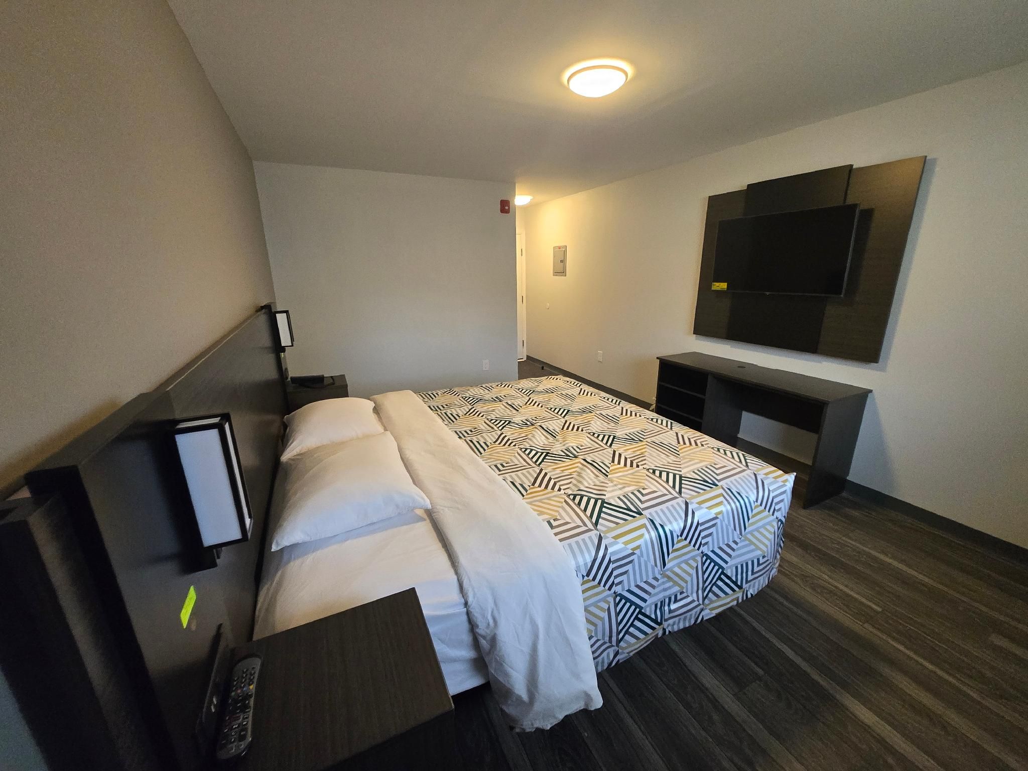 1 Full Bed