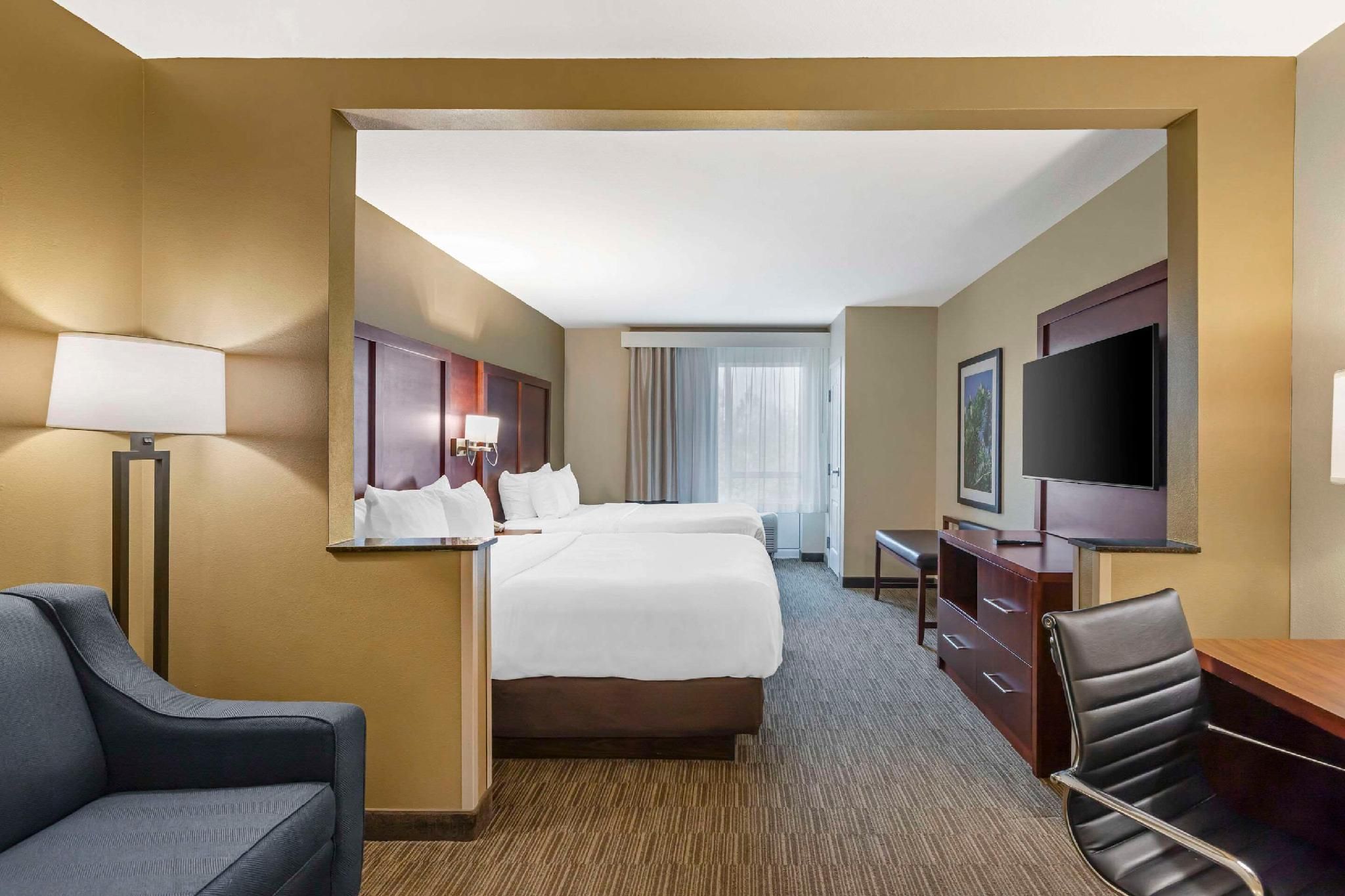 Comfort Inn & Suites 2 Queen Beds, Suite, Nonsmoking