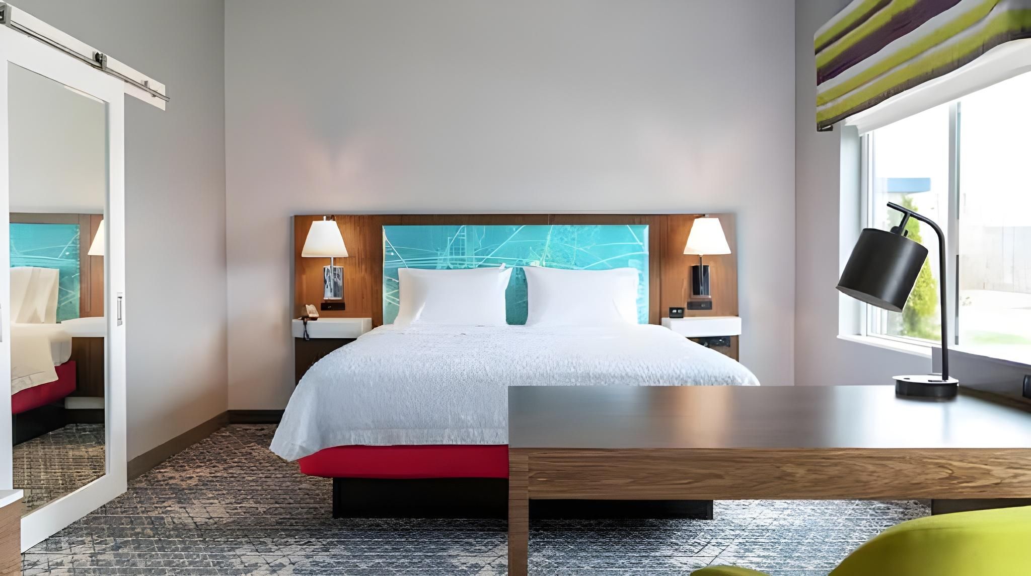 1 KING 1 BEDROOM SUITE