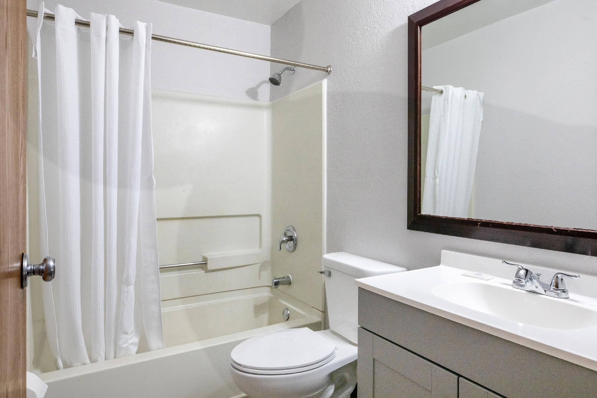 Full Bed Non-Smoking