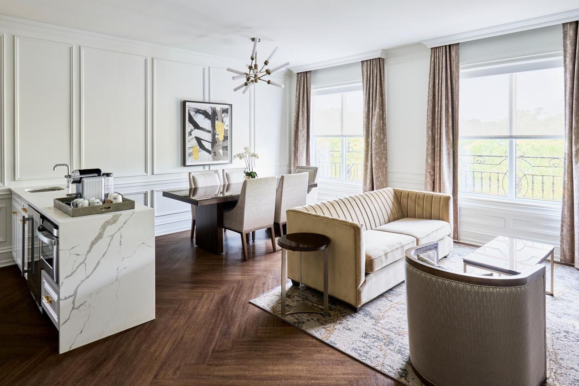 Chateau Grande Hotel Studio - Disability Access 2