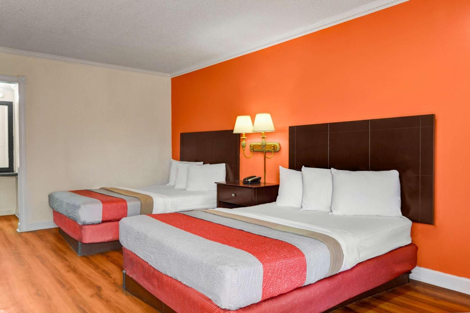 Deluxe Quadruple Room - Non-Smoking