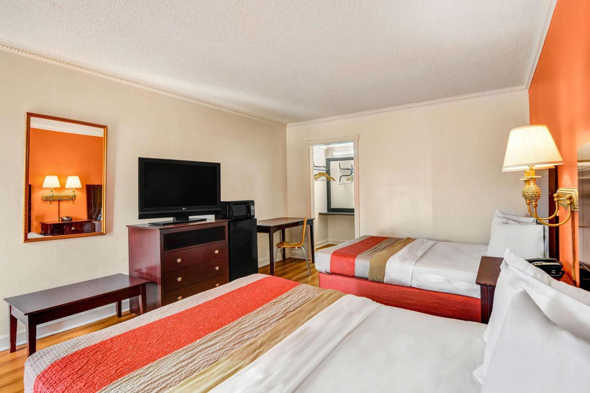 Deluxe Quadruple Room - Non-Smoking