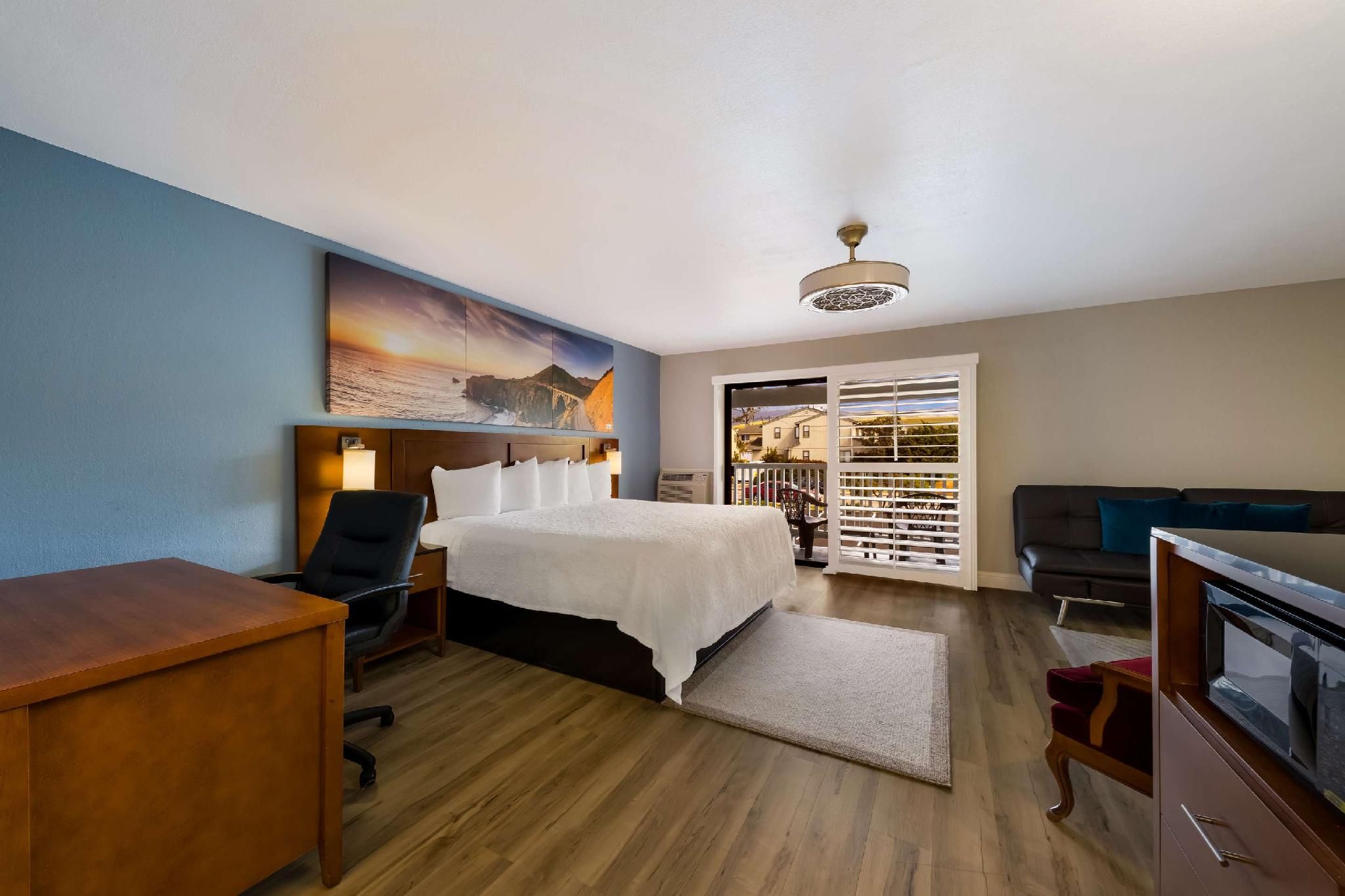 1 King Bed, Suite, Nonsmoking