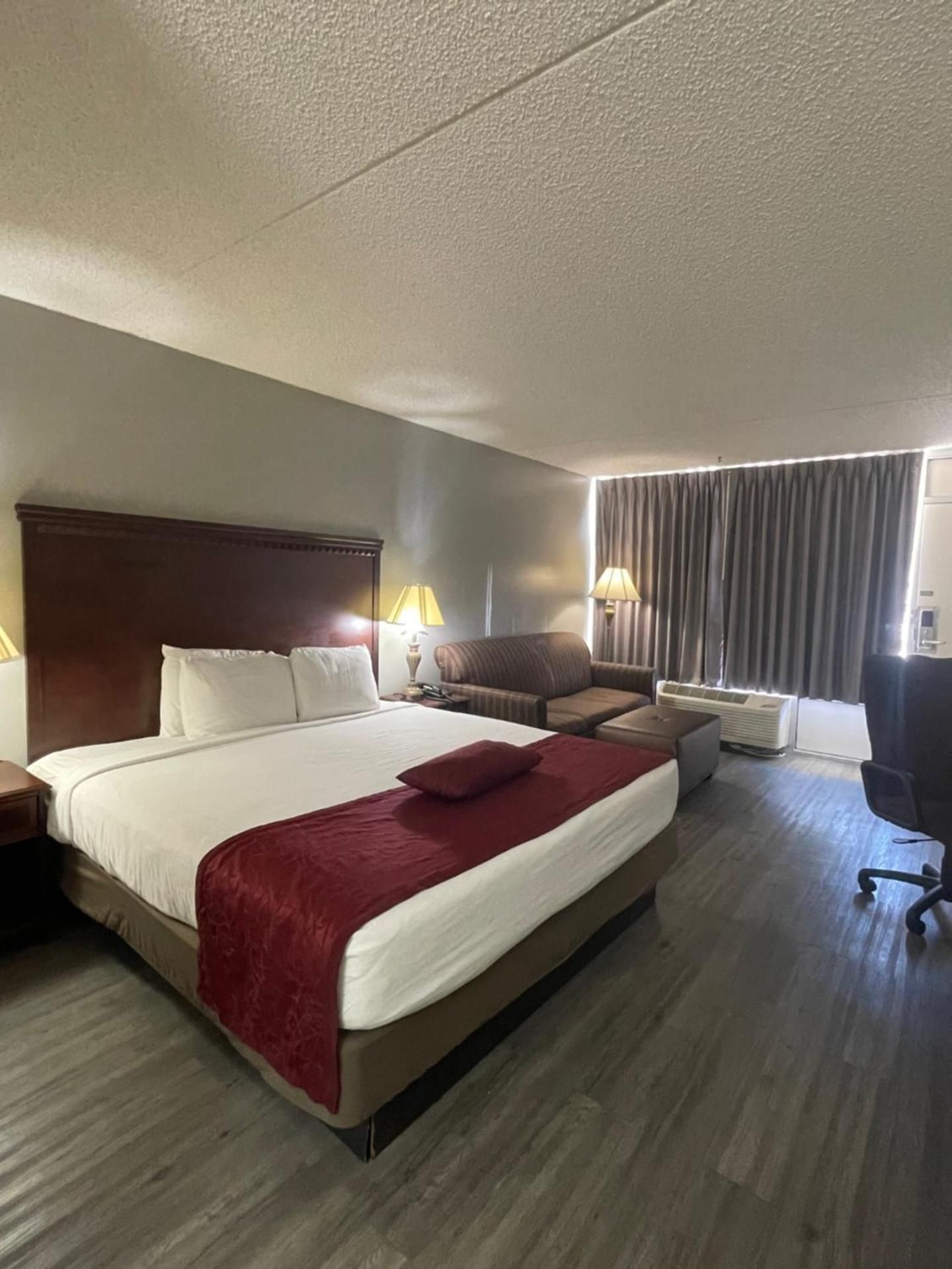 King Room - Non-Smoking