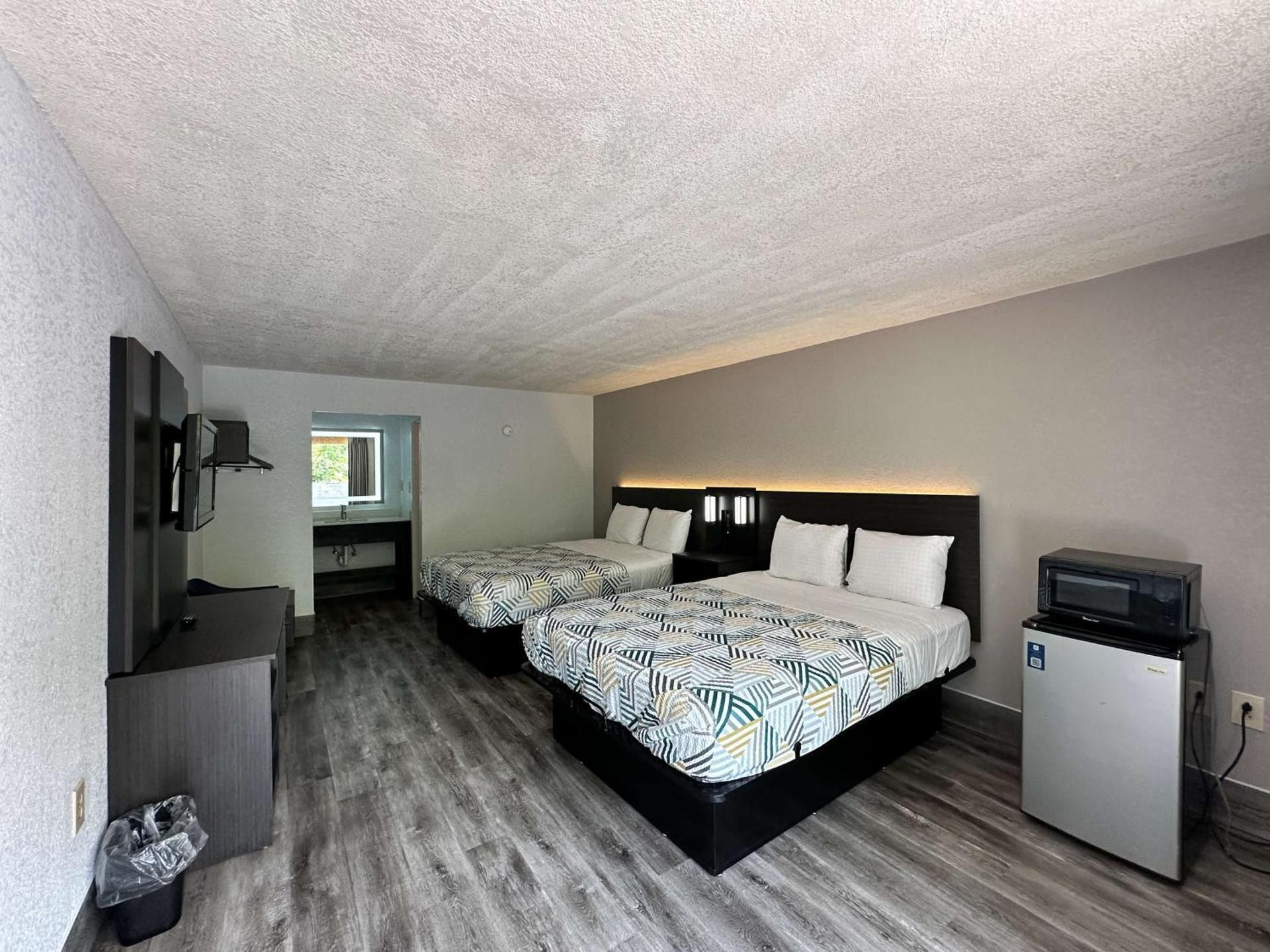 Queen Room with Two Queen Beds - Non-Smoking