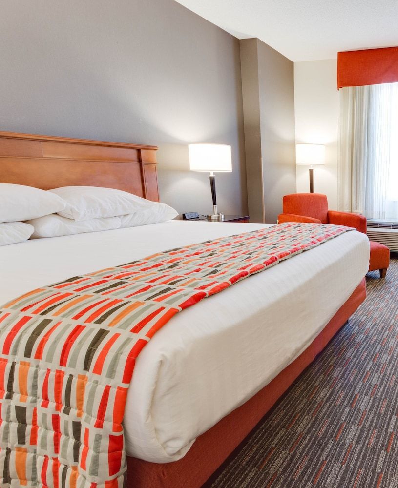 Suite, 1 King Bed with Sofa bed (Upper Floor, Sofa Sleeper, 2 Rooms)