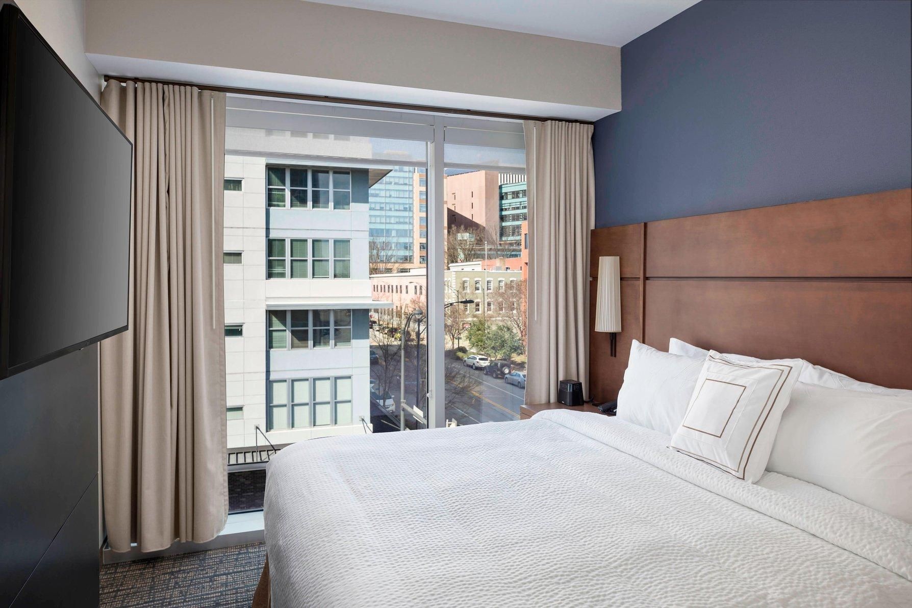 2 Bedroom 2 Room Suite, Bedroom 1: 1 King, Bedroom 2: 2 Queen, Sofa Bed, Street View