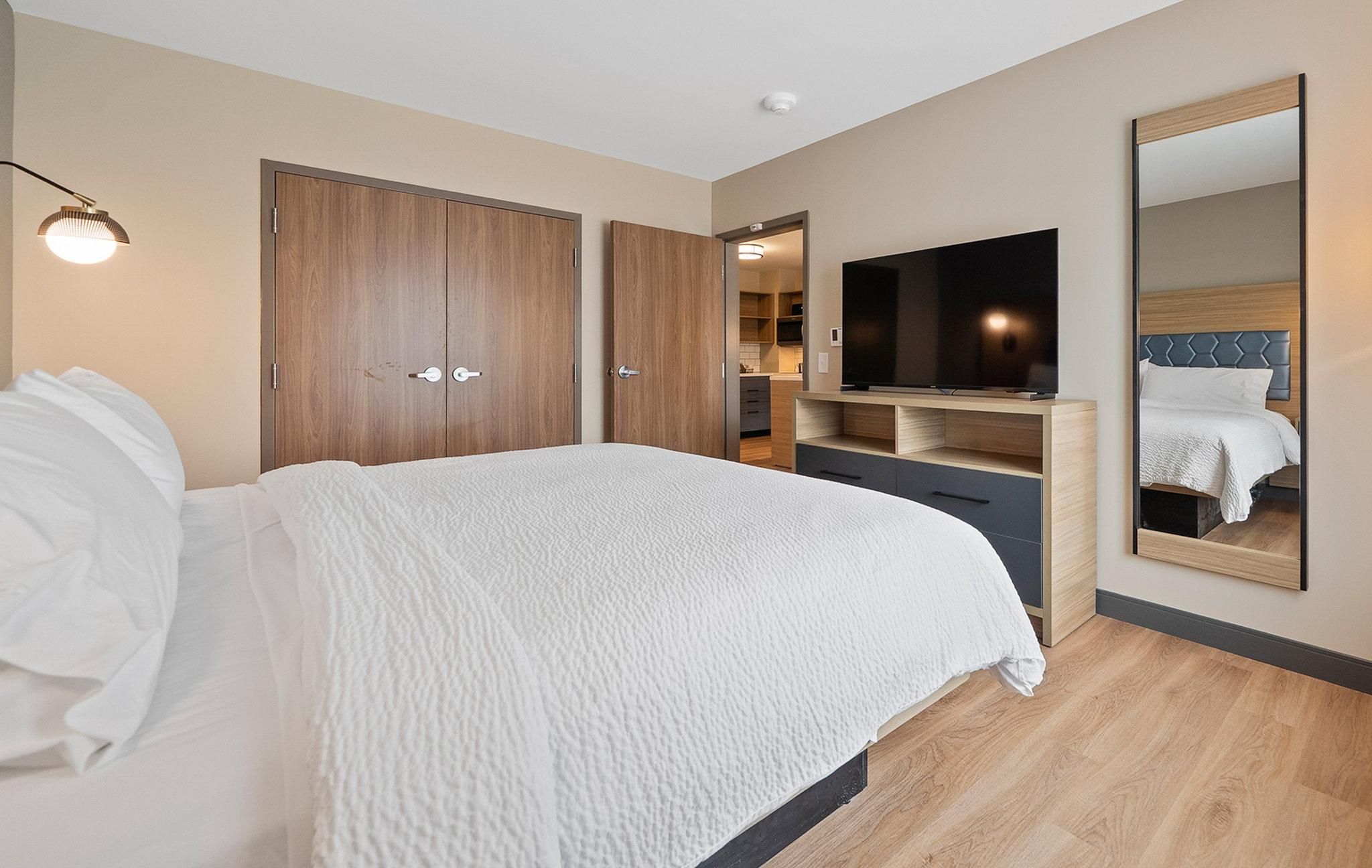 1 King One Bedroom Suite