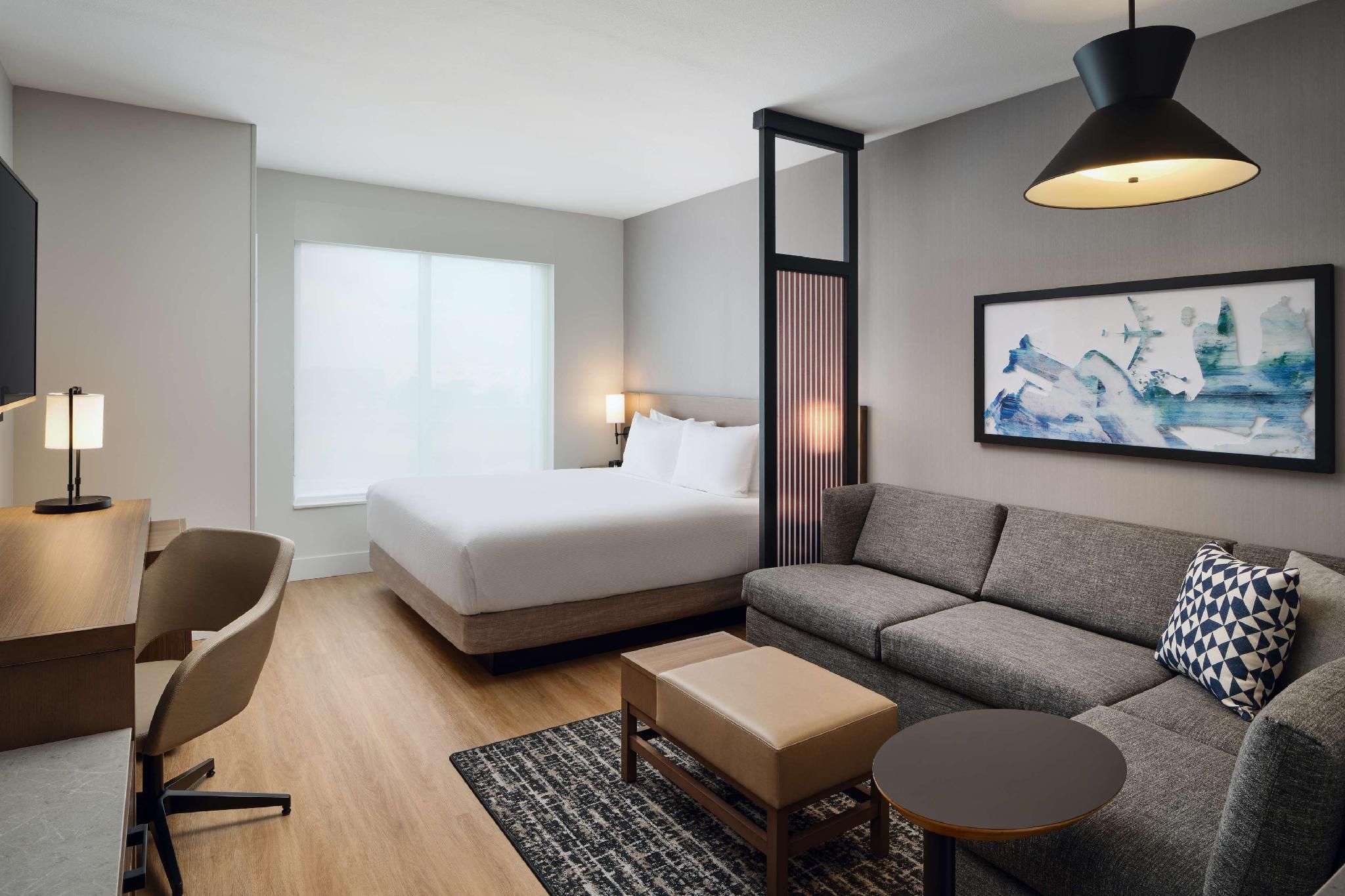 High Floor King (Plus Sofa Bed)