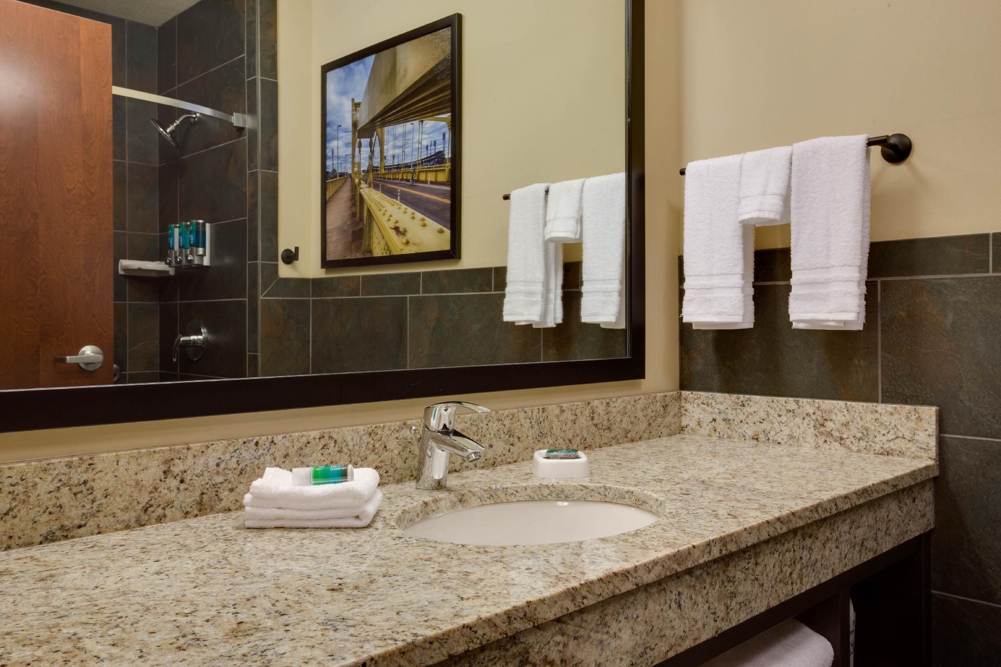 2 Queen Bed Suite, Upper Floor 2 Rooms with Sofa Sleeper, Hearing Accessible