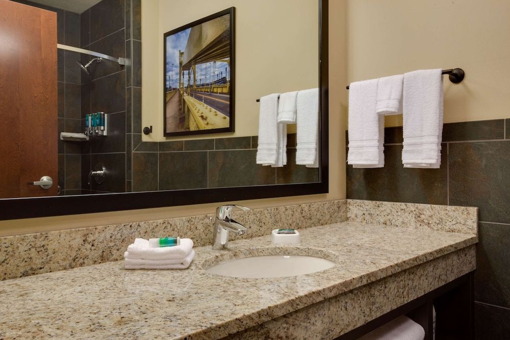 Drury Plaza Hotel Pittsburgh Downtown Room, 2 Queen Beds (Interior) 3