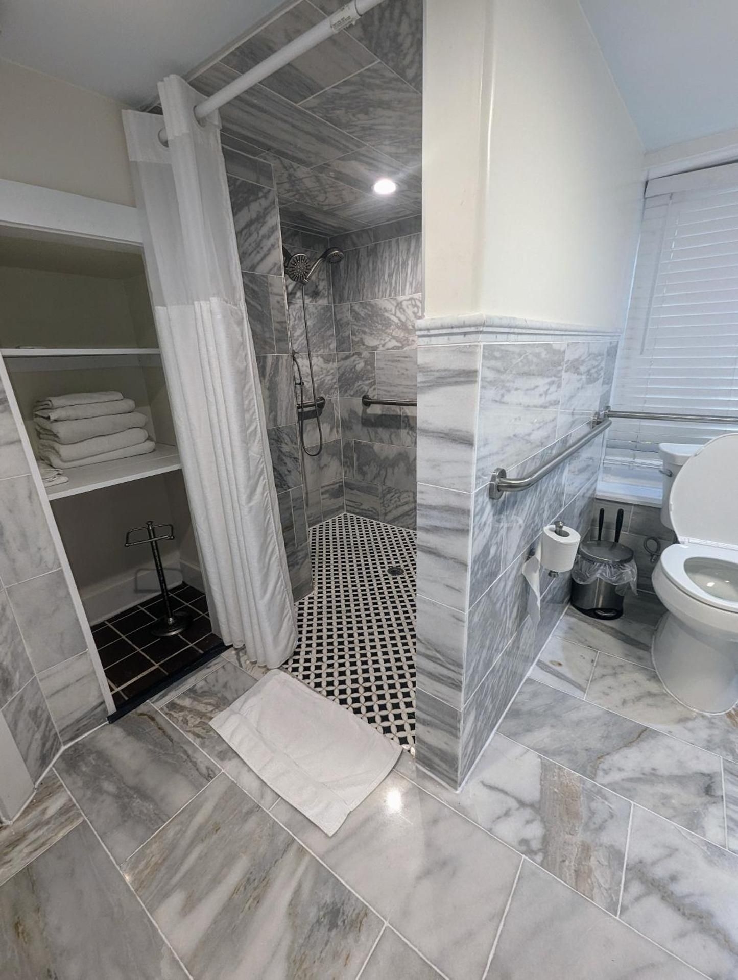 Queen Room - Disability Access