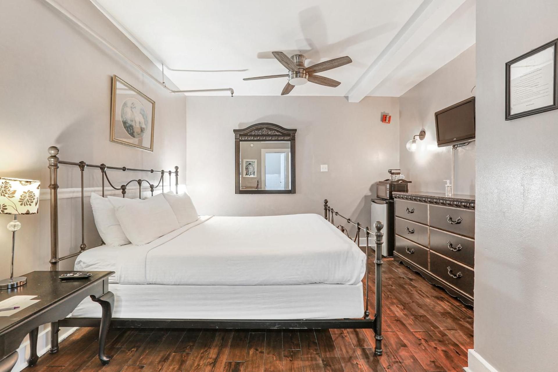 Standard King Room