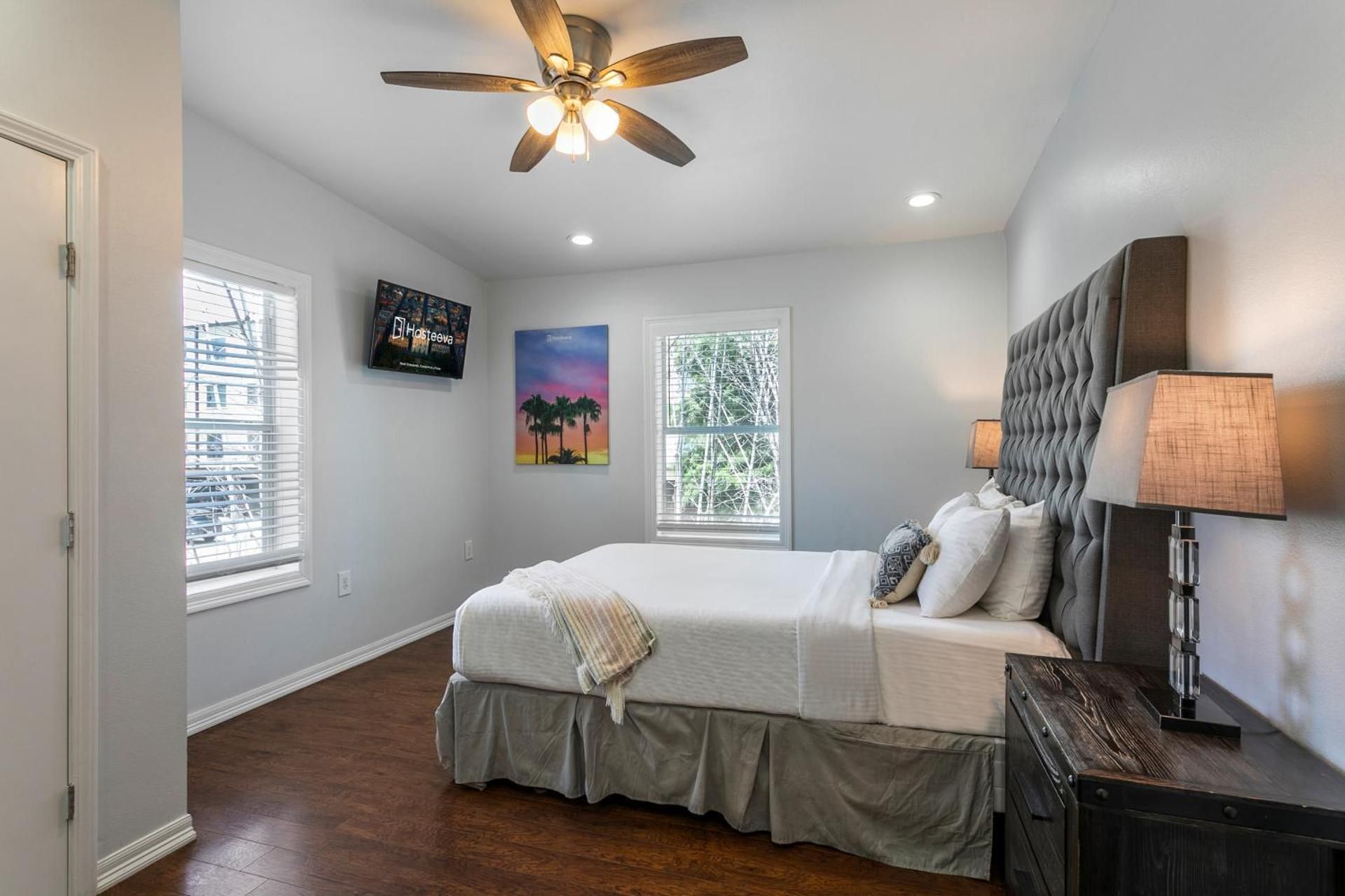 Four-Bedroom Deluxe Apartment