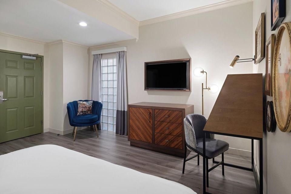 Standard Interior Queen Room