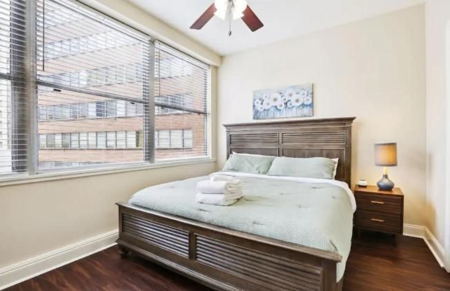 One-Bedroom Deluxe Apartment