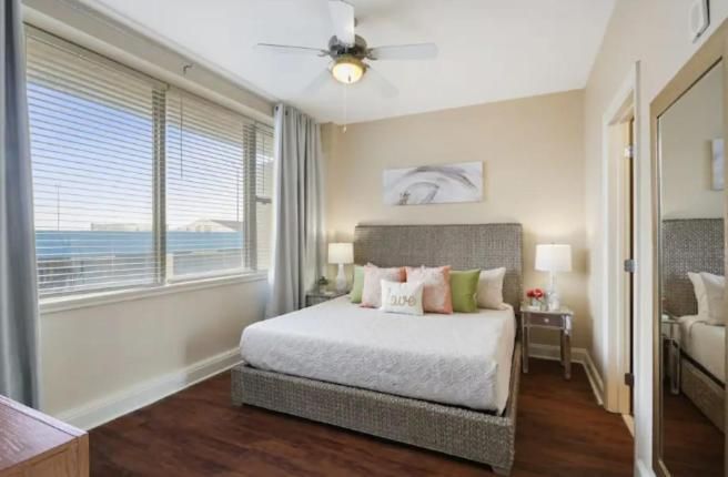One-Bedroom Apartment with View
