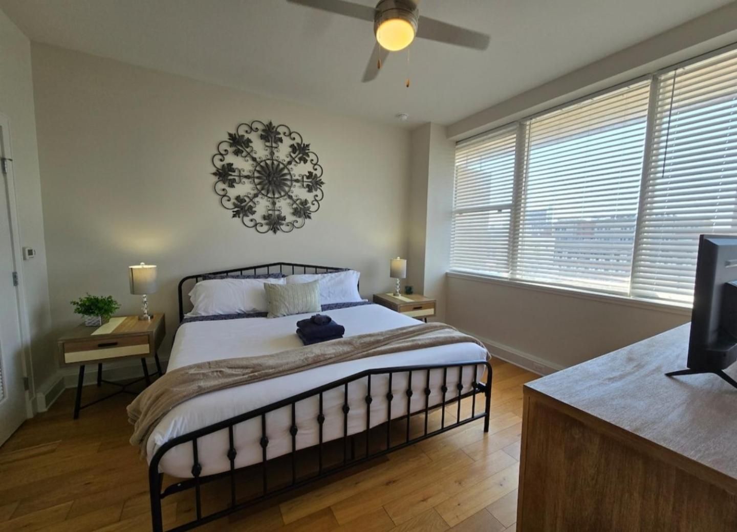 Classic One-Bedroom Apartment with King Bed