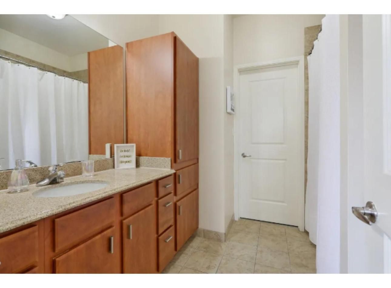 Deluxe One-Bedroom Apartment with City View