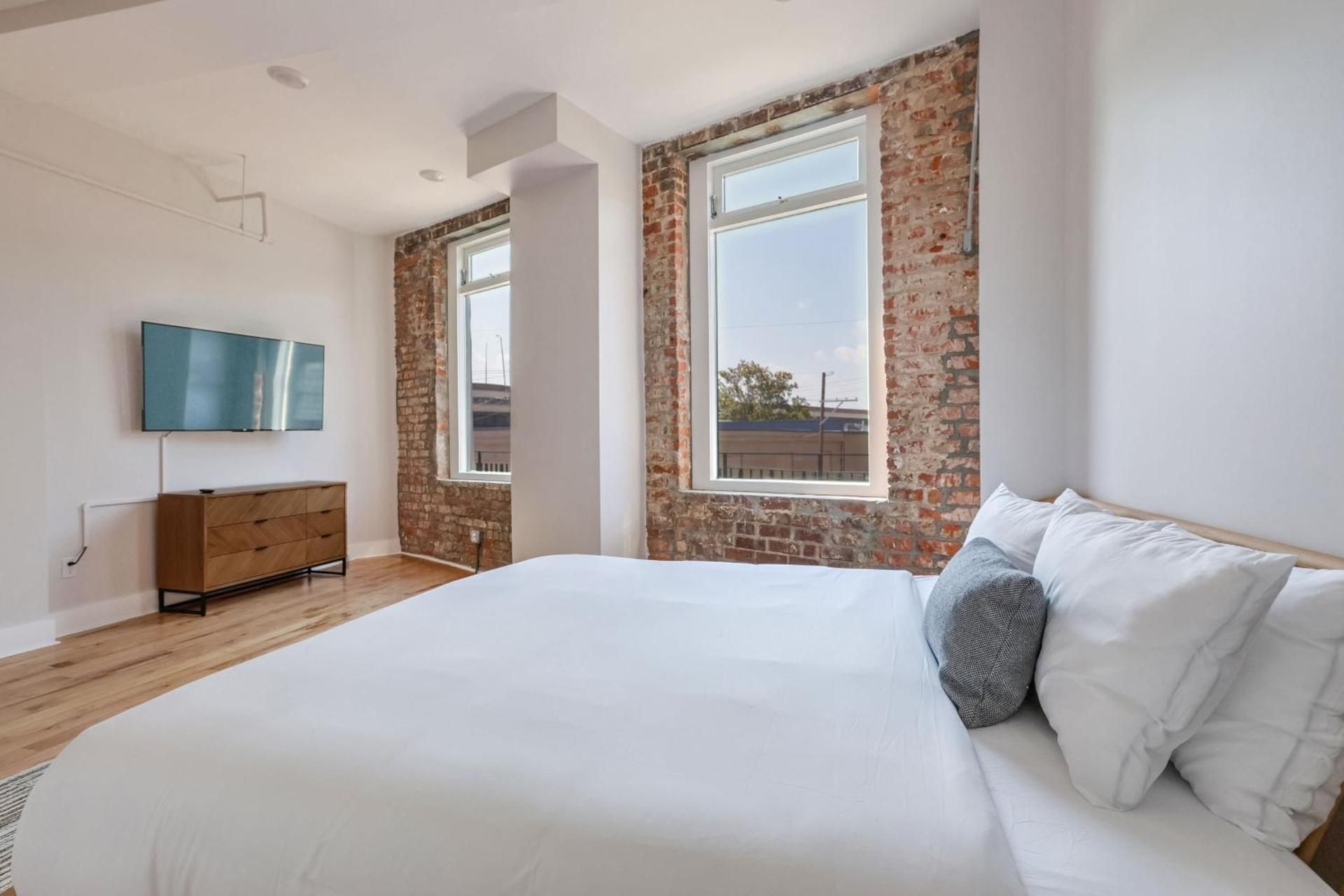 Three-Bedroom Apartment with Balcony