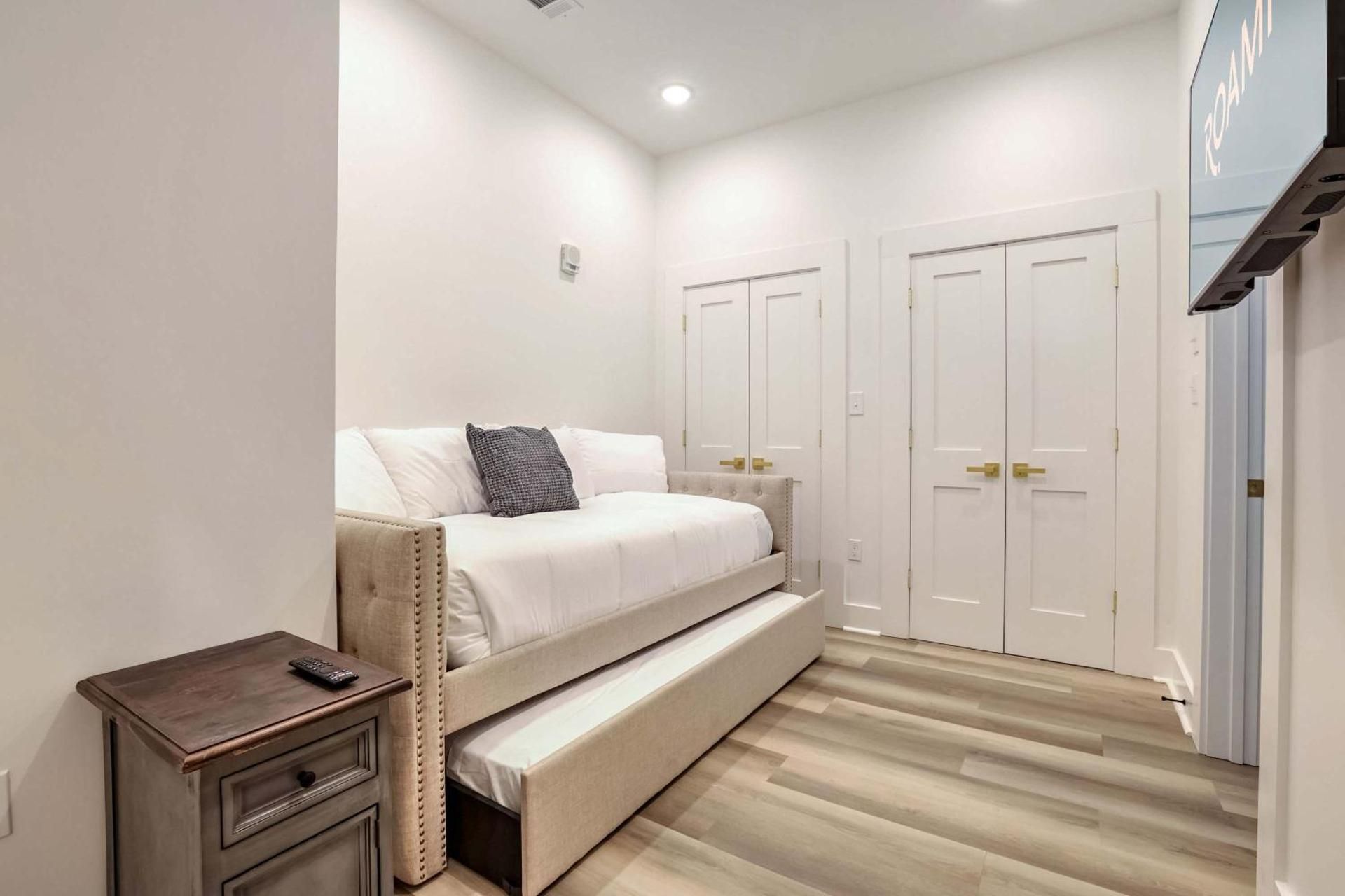 Three-Bedroom Deluxe Apartment