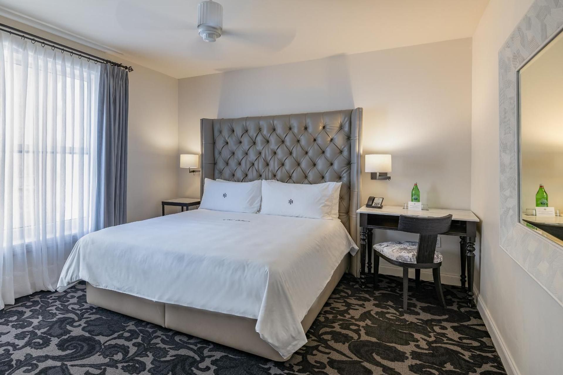 Deluxe King Suite
