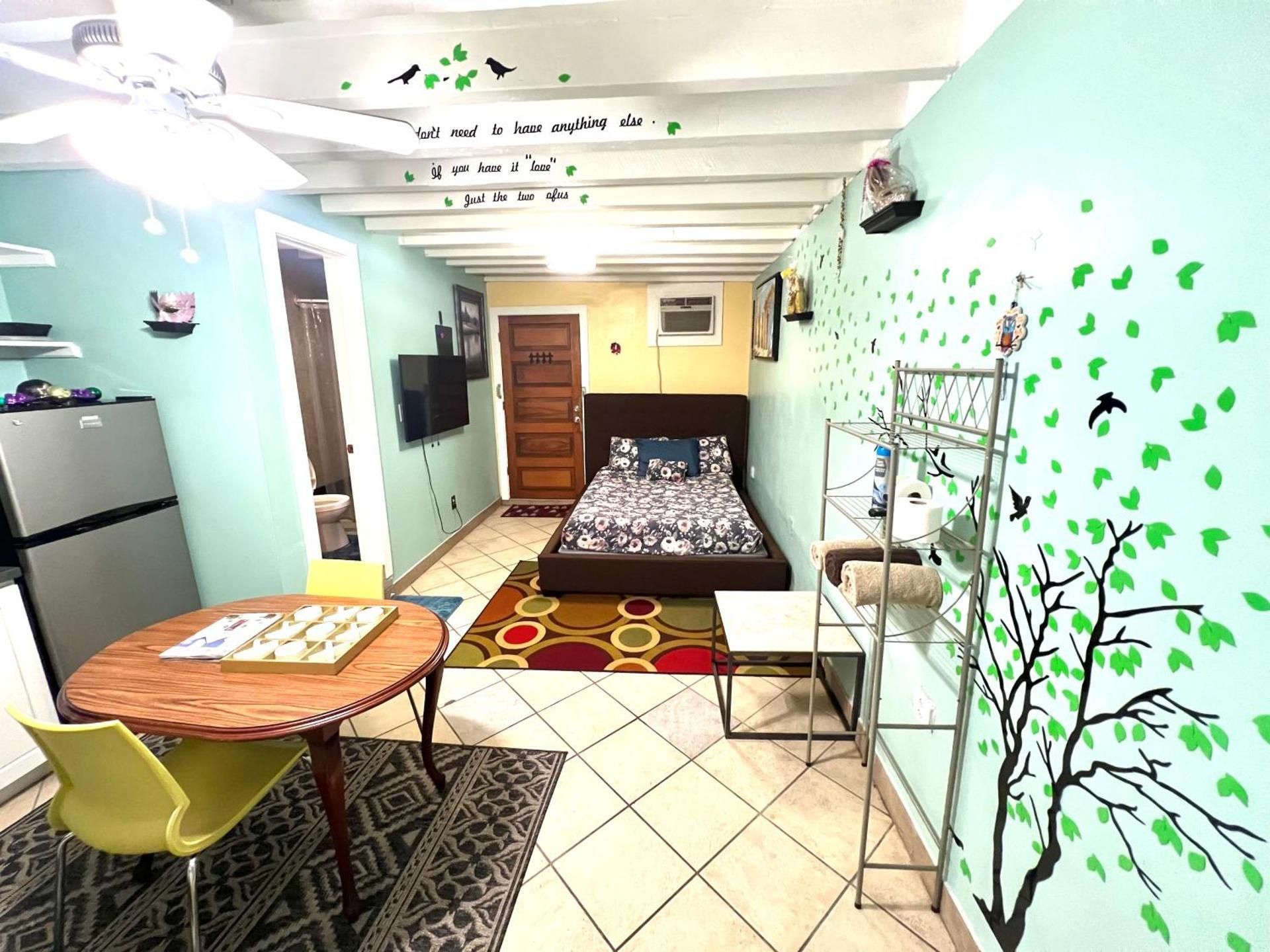Deluxe Studio