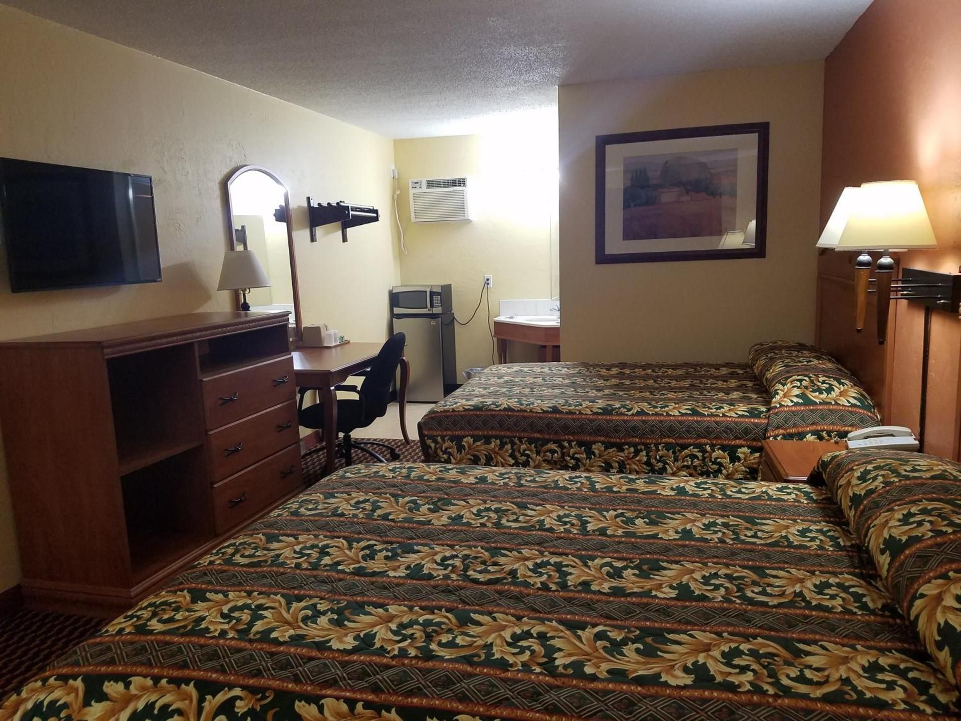 Budget Inn - Keokuk Deluxe Double Room