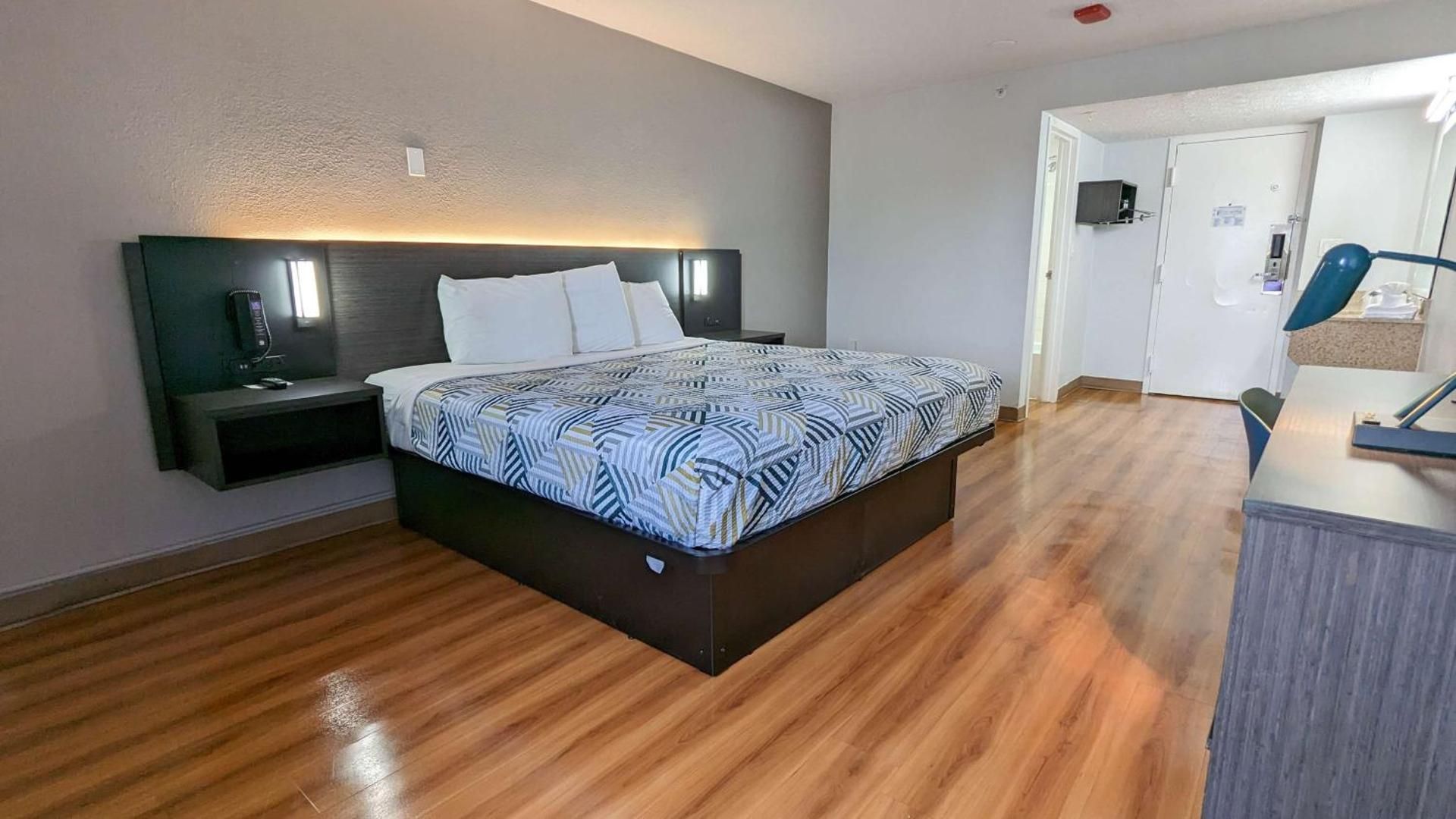 1 Full Bed | Premium, Mini Fridge