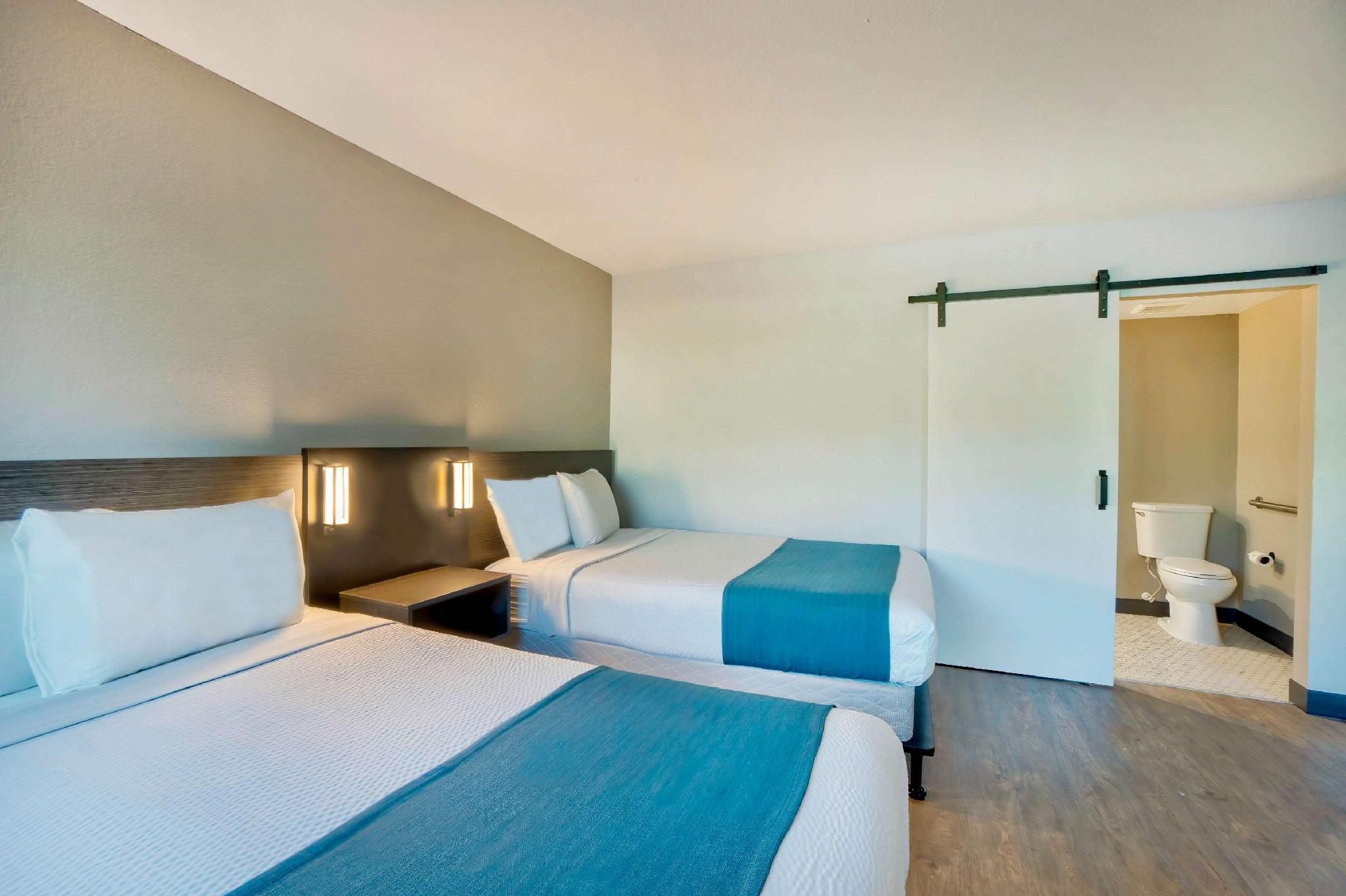 2 Full Beds | Non-Smoking