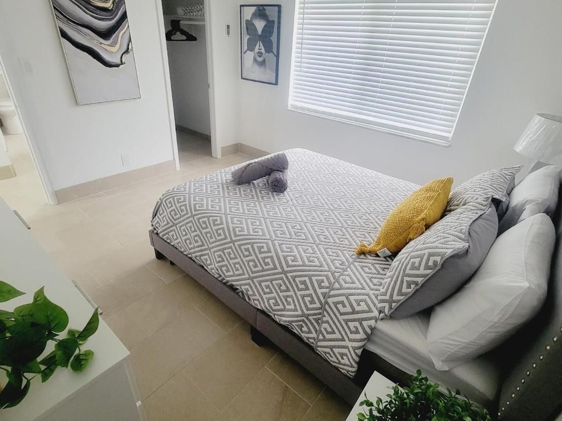One-Bedroom Standard Apartment