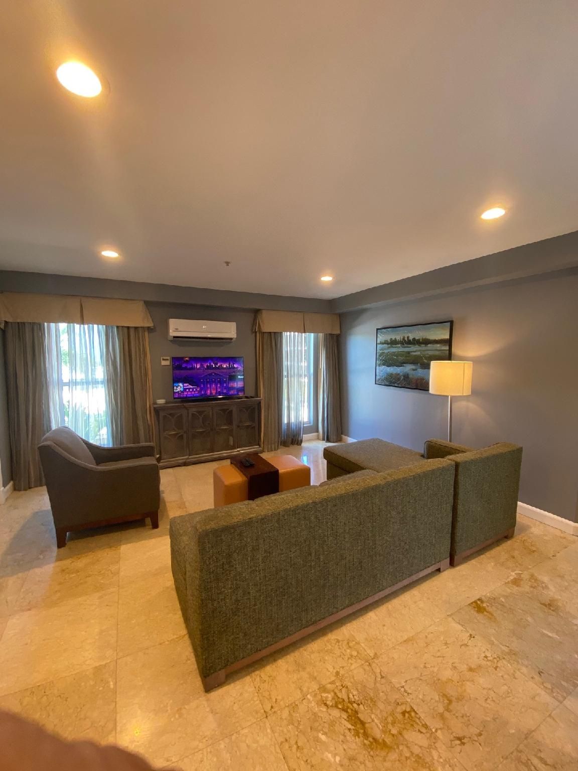 301 Sea Ray Jr Penthouse
