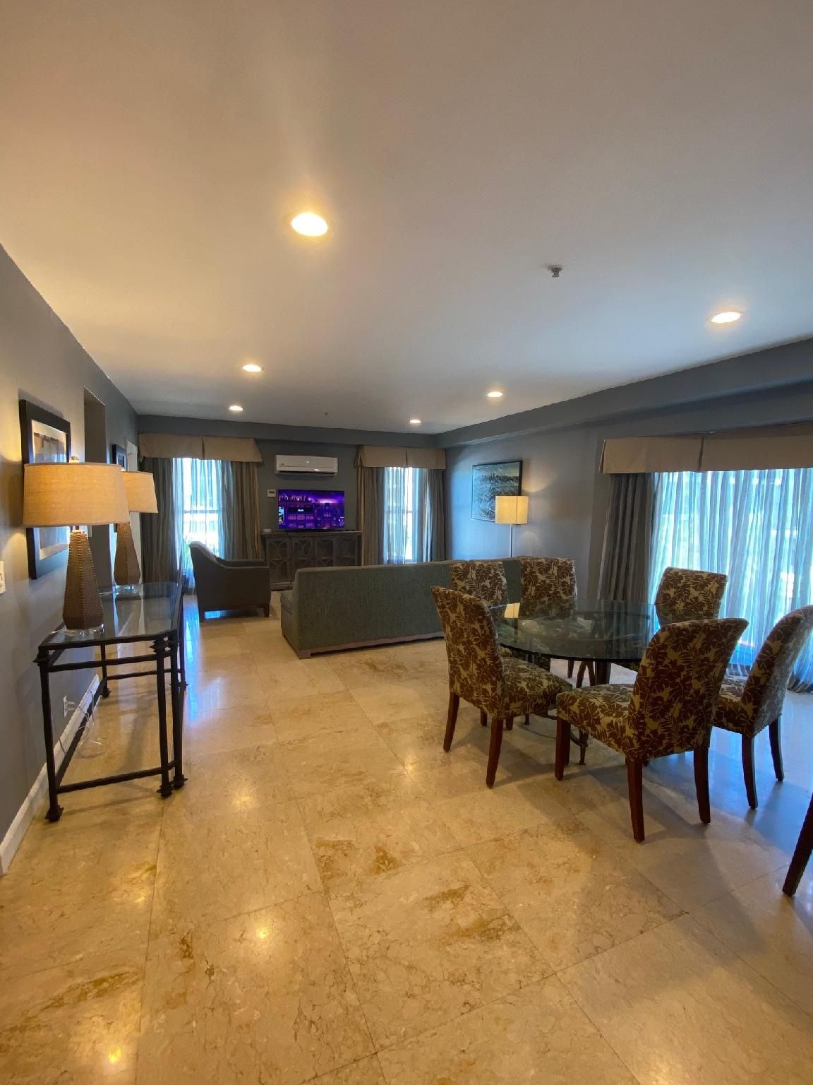 301 Sea Ray Jr Penthouse