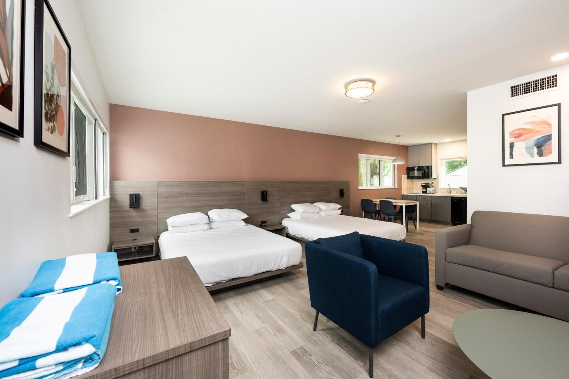 Accessible Junior Suite - Newly Renovated Building