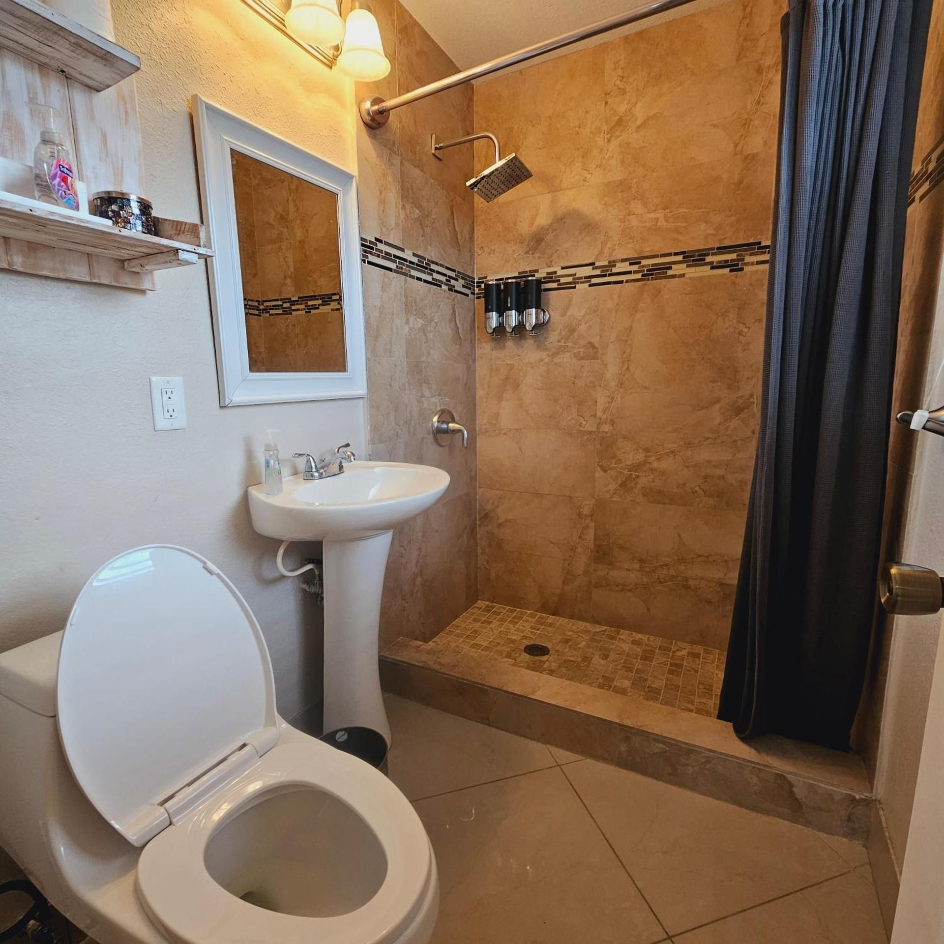 Prime Location Gateway with Pool & Patios, Near Beaches, Groceries and Restaurants One-Bedroom Villa