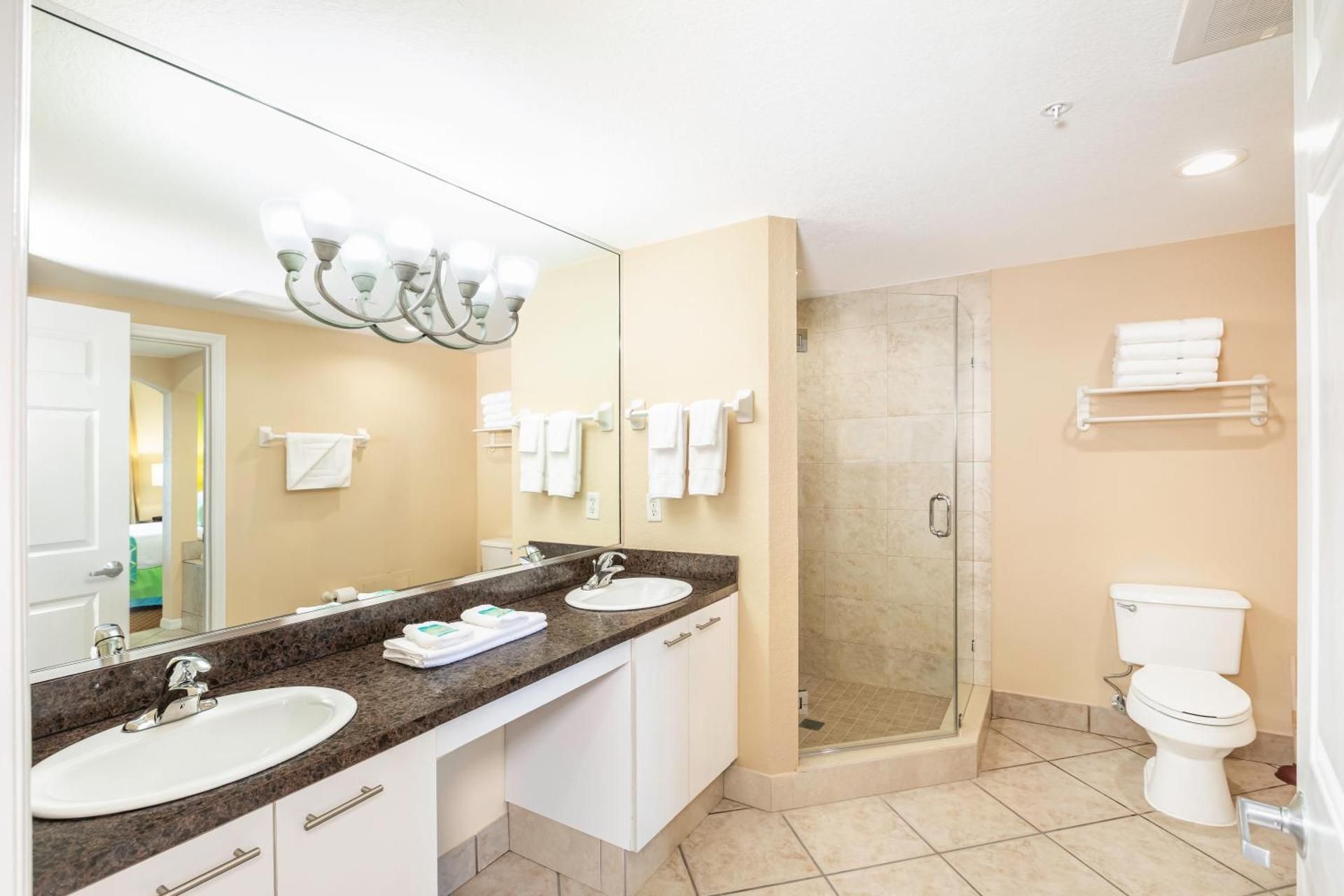 King Suite with Pool View