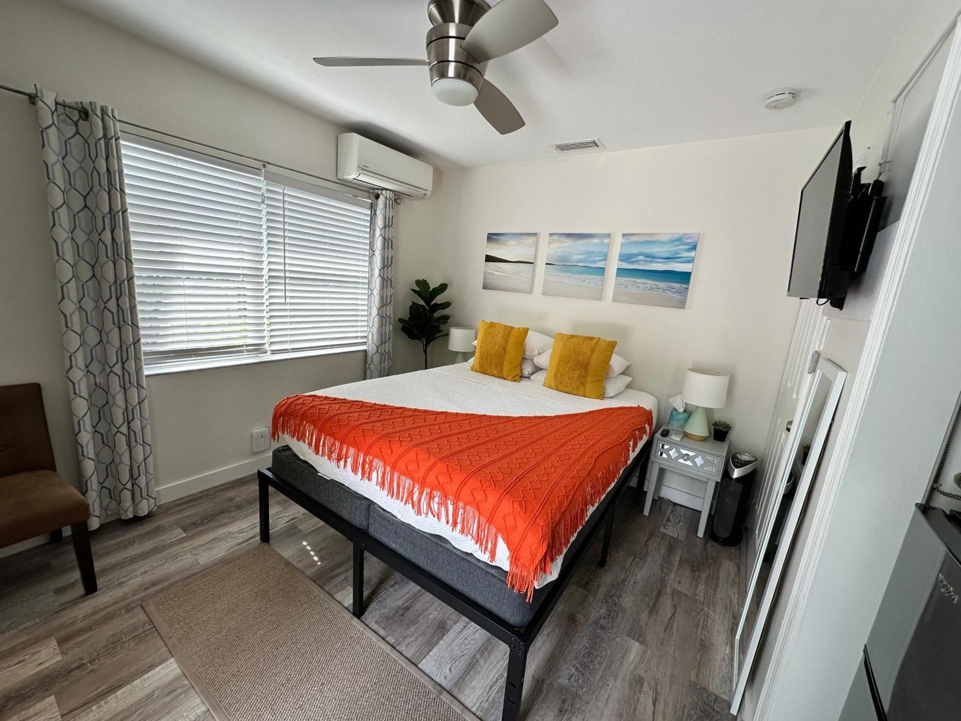 Queen Room with Pool View